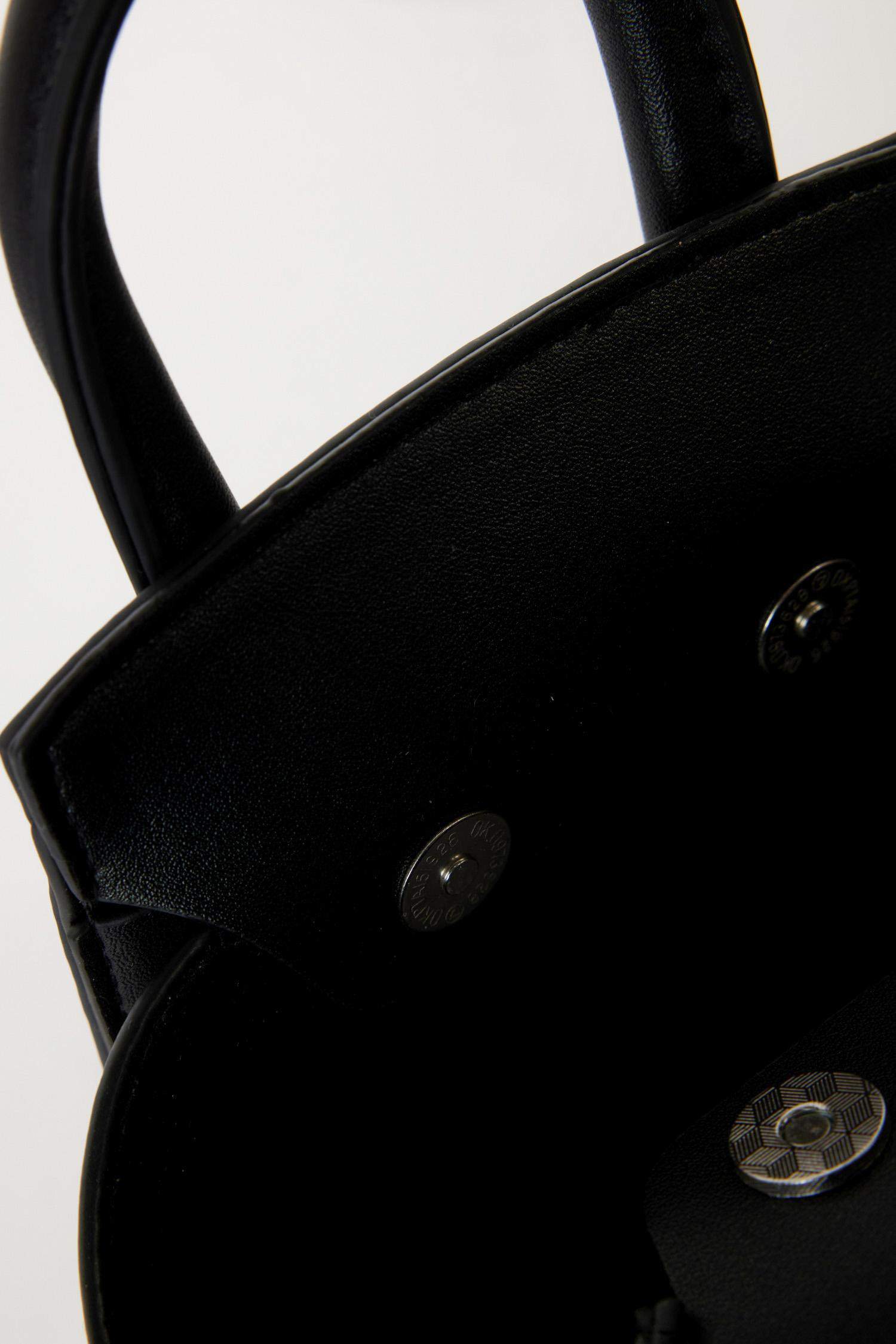 حقيبة كتف نسائية من جلد صناعي