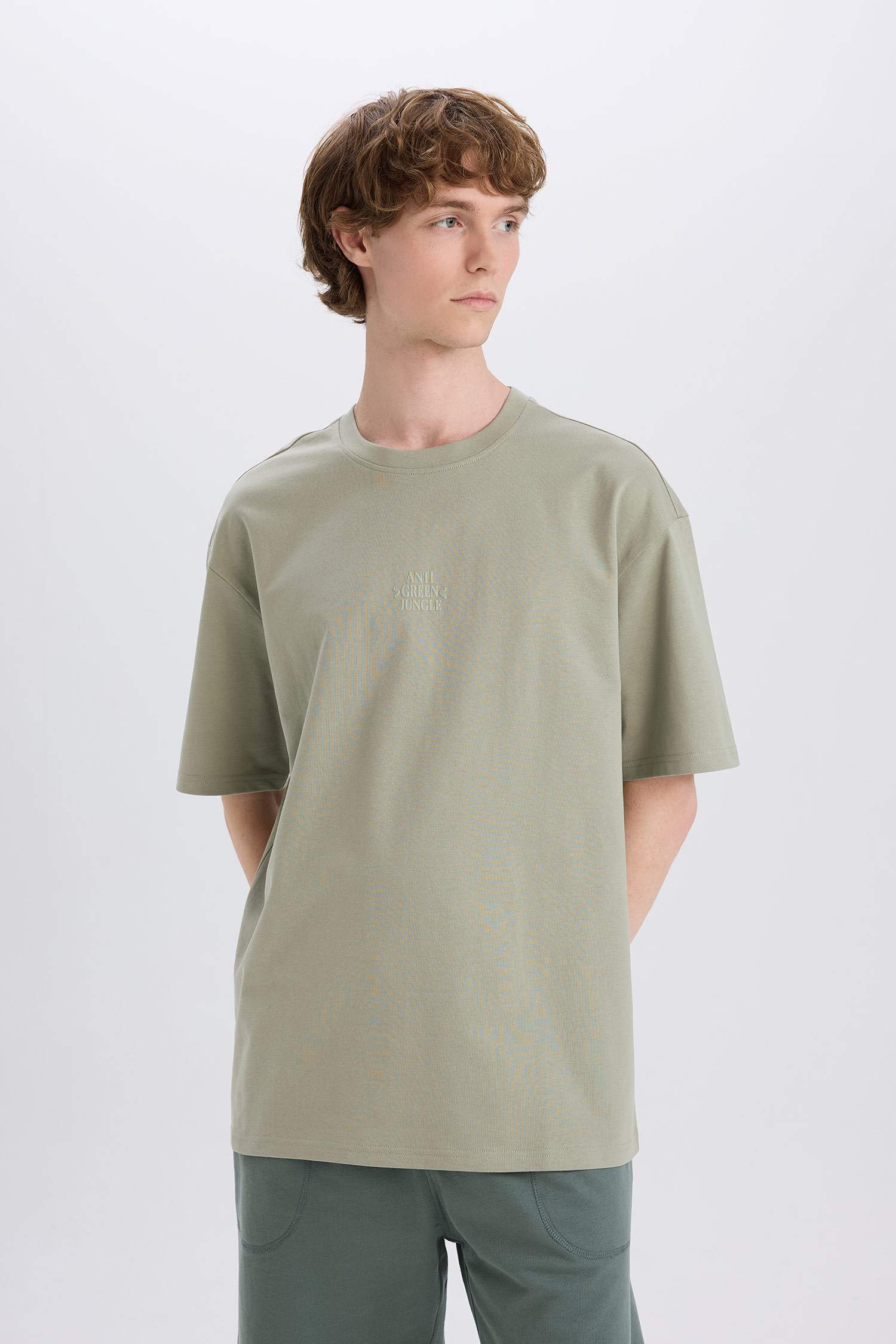 %100 Pamuk Boxy Fit Bisiklet Yaka Sırt Baskılı Kısa Kollu Tişört