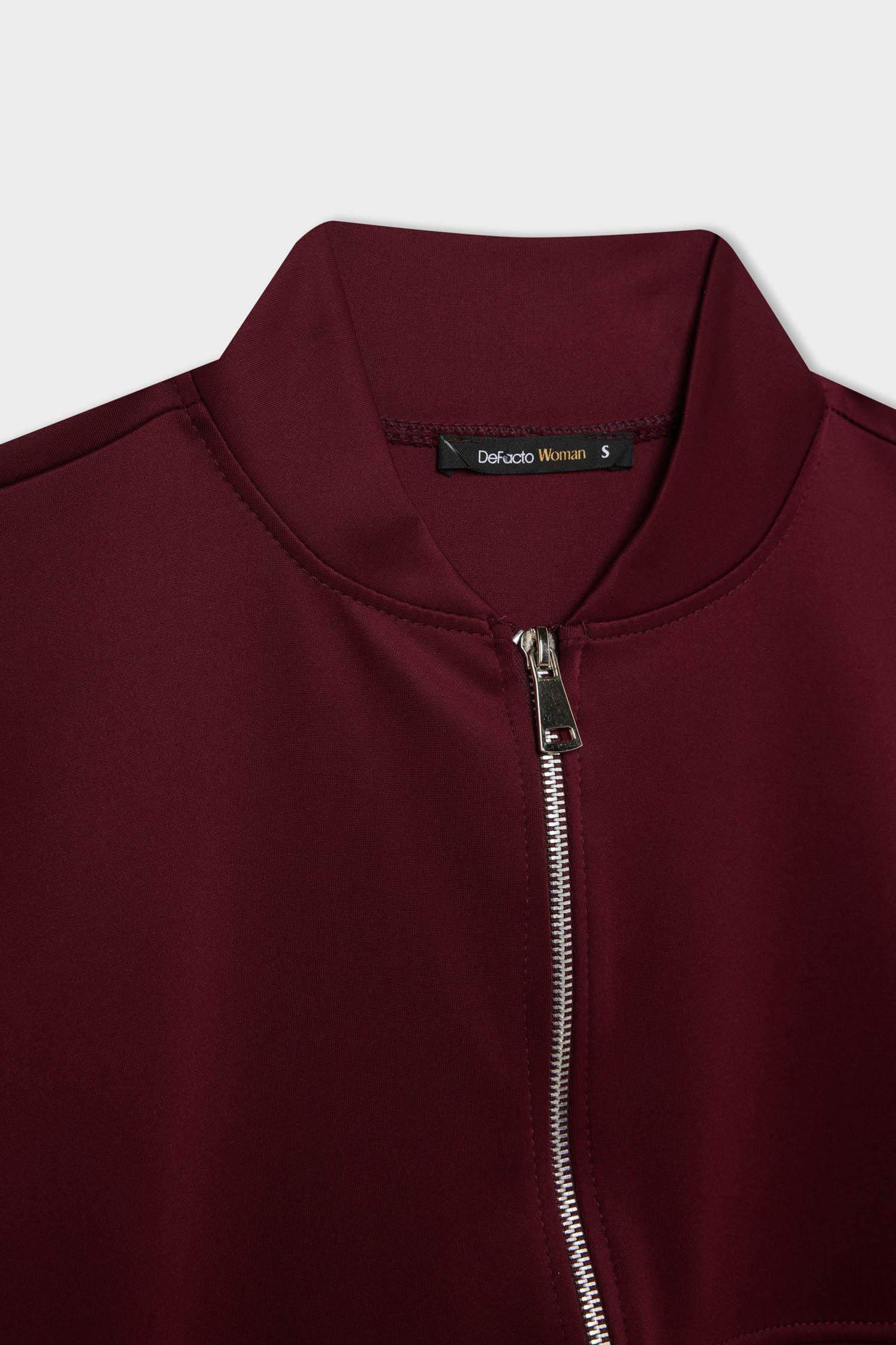 بلوفر قصة عادية برقبة بشريط بساق بسحاب