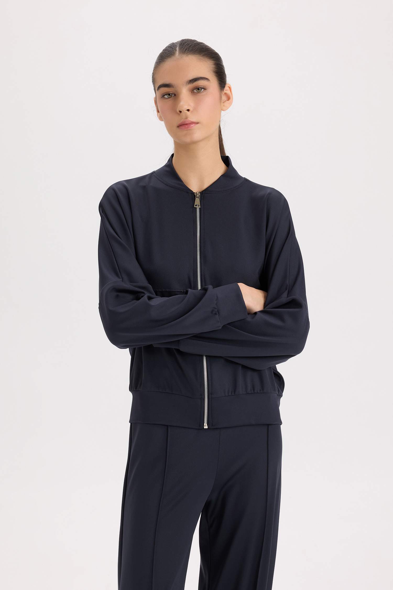 Kolej Yaka Fermuarlı Cepli Basic Düz Bomber Hırka