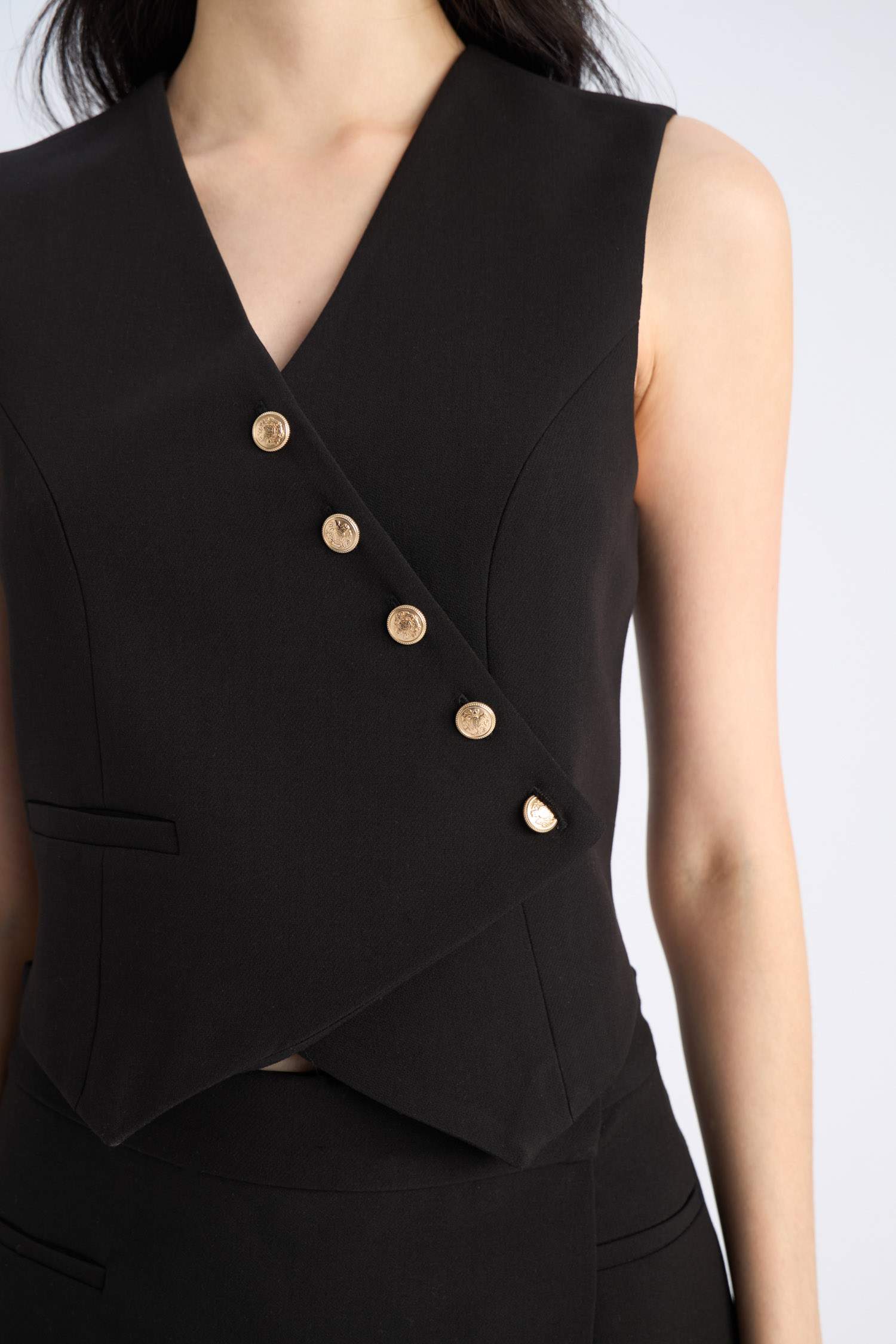 يلك غير متماثل بياخة V