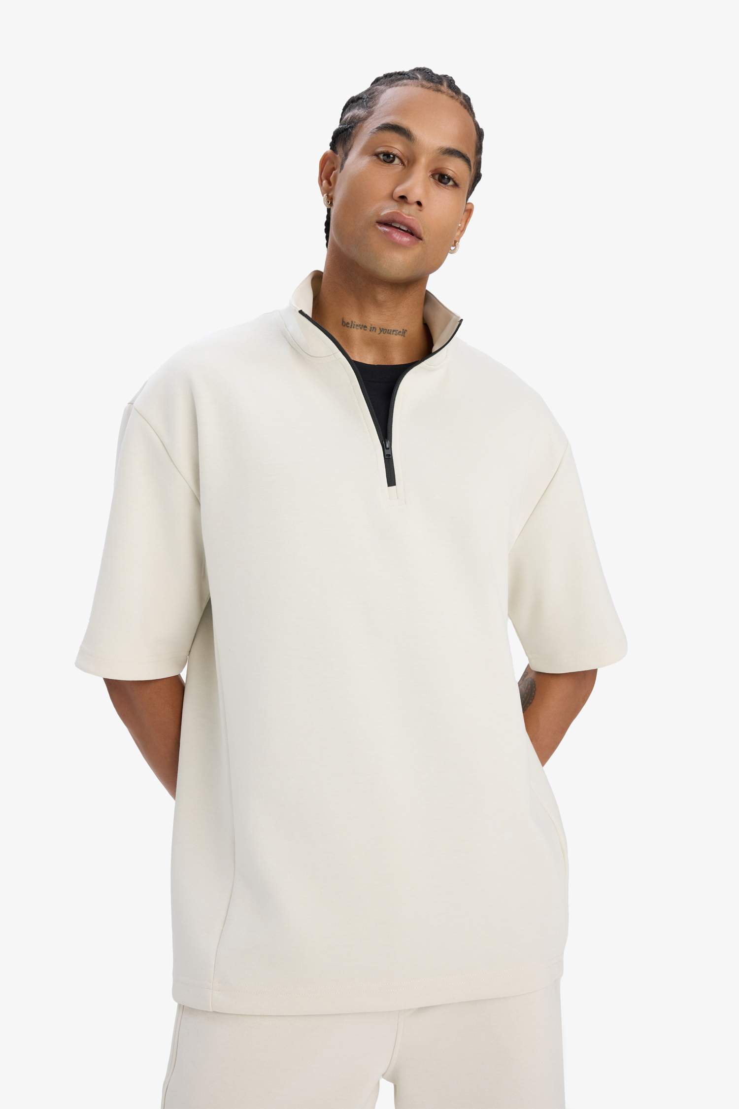 تيشيرت رياضي قماش سكوبا قصة عادية بياخة عالية من DeFactoFit