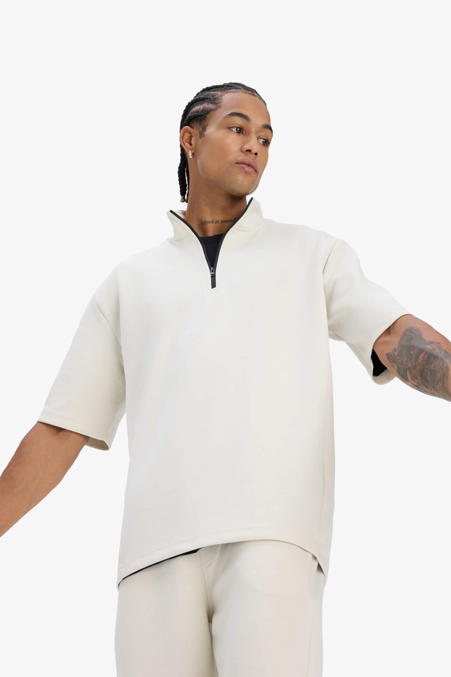 تيشيرت رياضي قماش سكوبا قصة عادية بياخة عالية من DeFactoFit