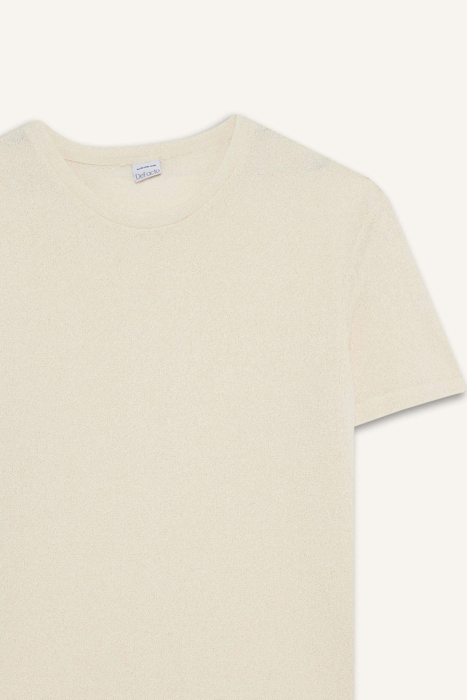 تيشيرت نص ردن بياخة مستديرة وقصة عادية