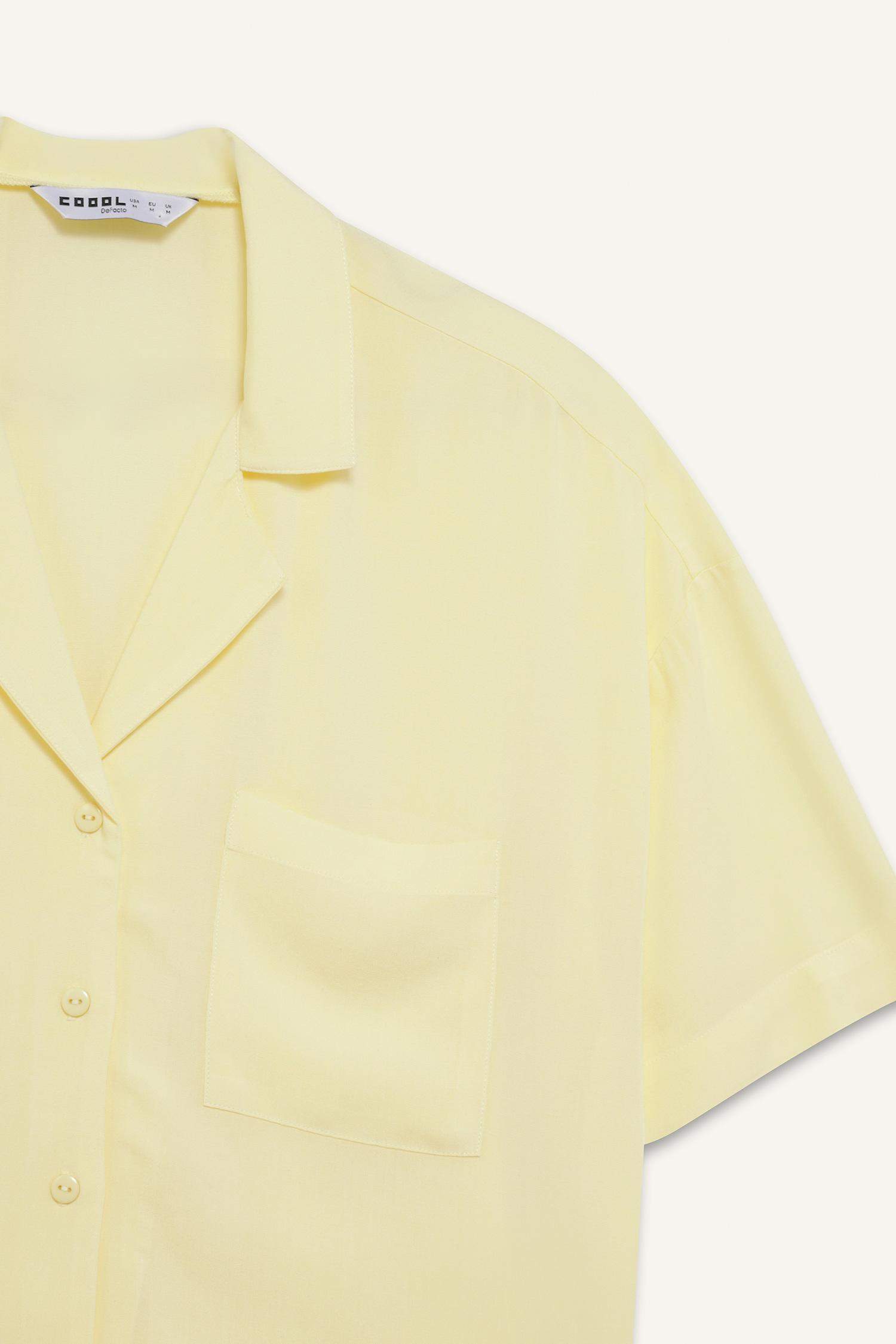 Cropped Fit Pajama Collar Short Sleeve Shirt