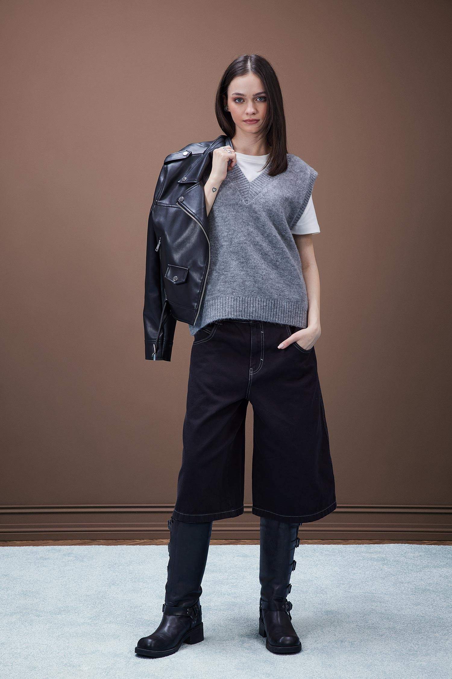 Oversize Geniş Kalıp Basic Düz V Yaka Triko Süveter