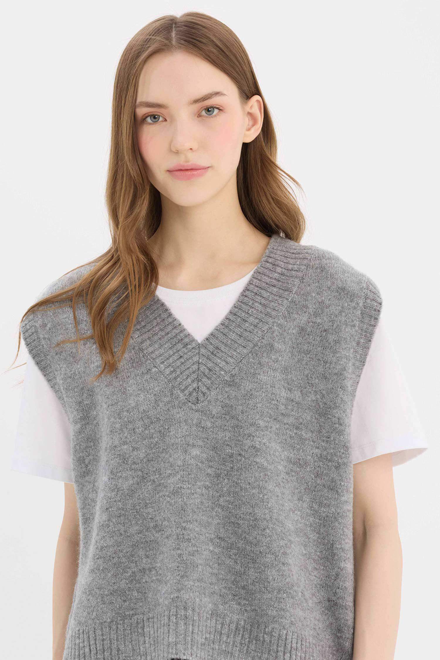 Oversize Geniş Kalıp Basic Düz V Yaka Triko Süveter