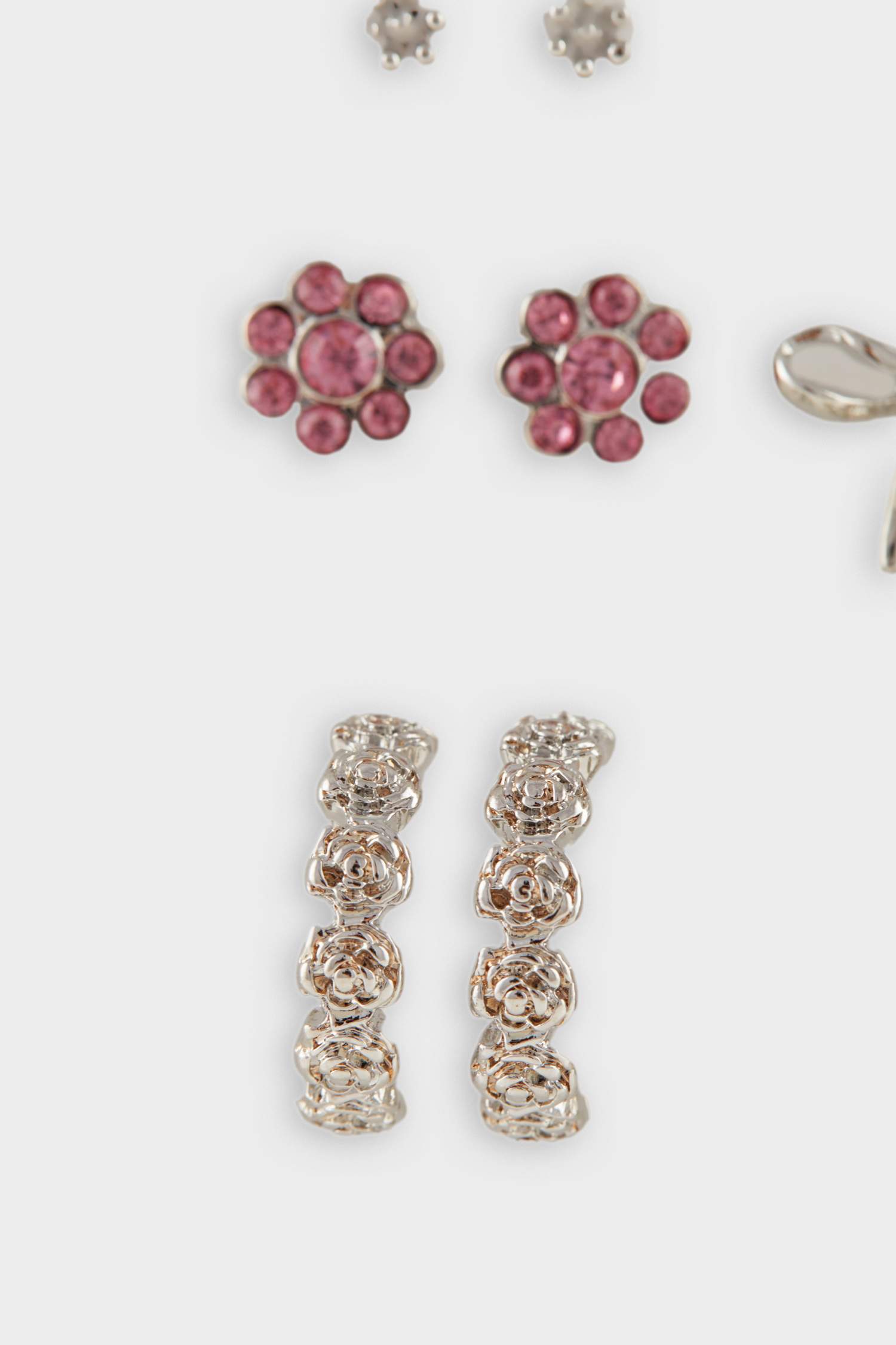 Kadın Kırmızı Detaylı 9'lu Silver Küpe