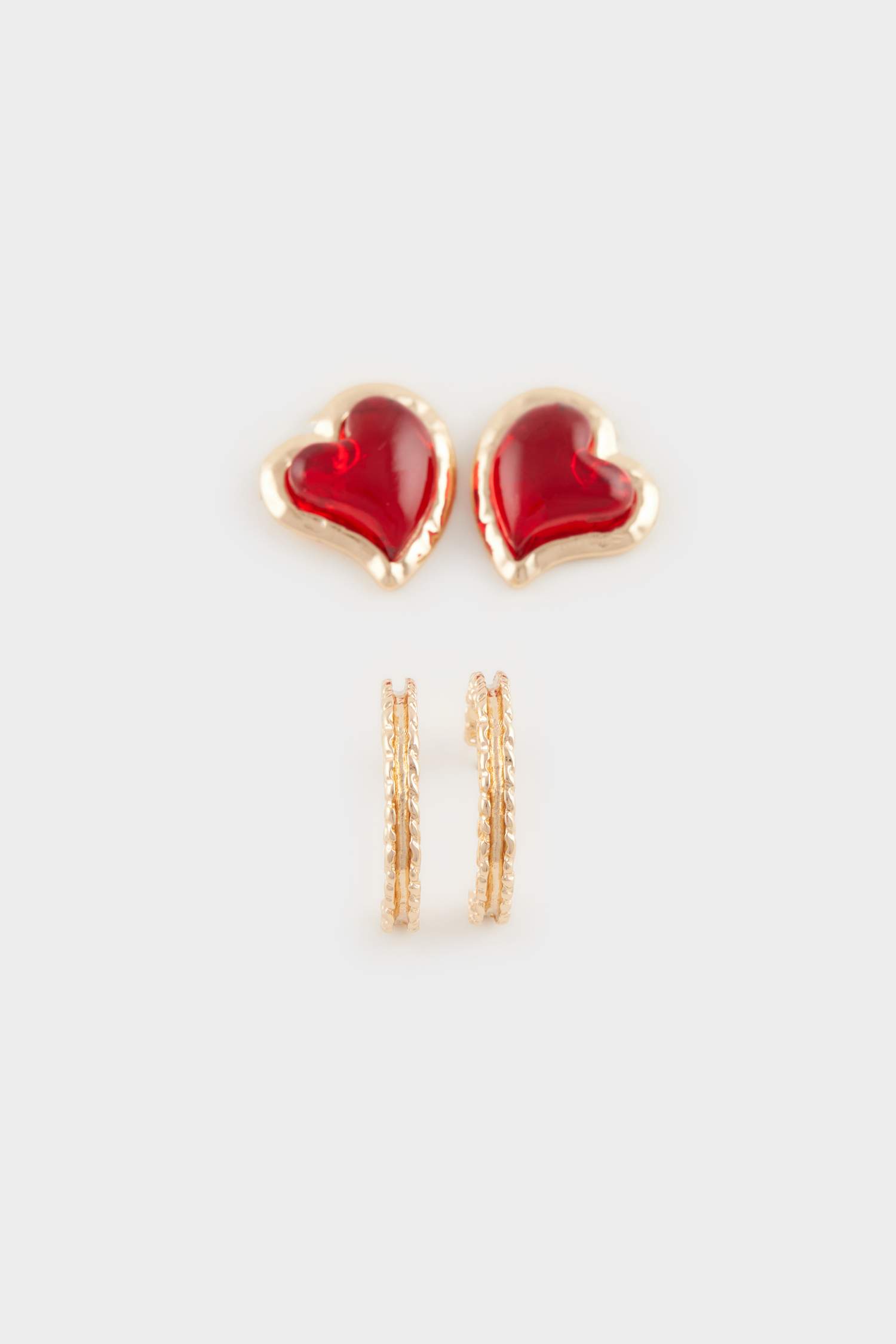 Woman Heart Patterned Red Earrings