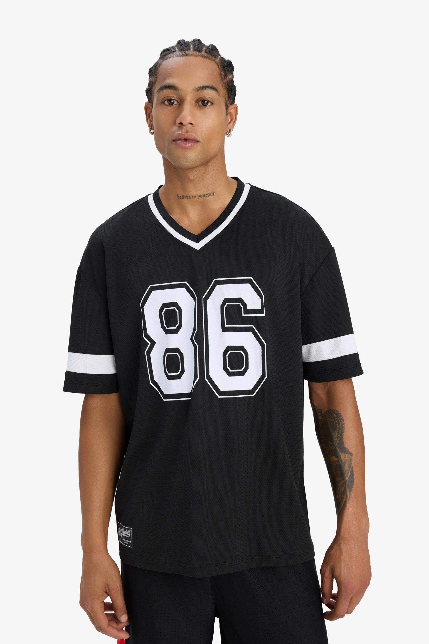 DeFactoFit Hızlı Kuruyan Oversize Geniş Kalıp V Yaka Baskılı Sporcu Kısa Kollu Tişört