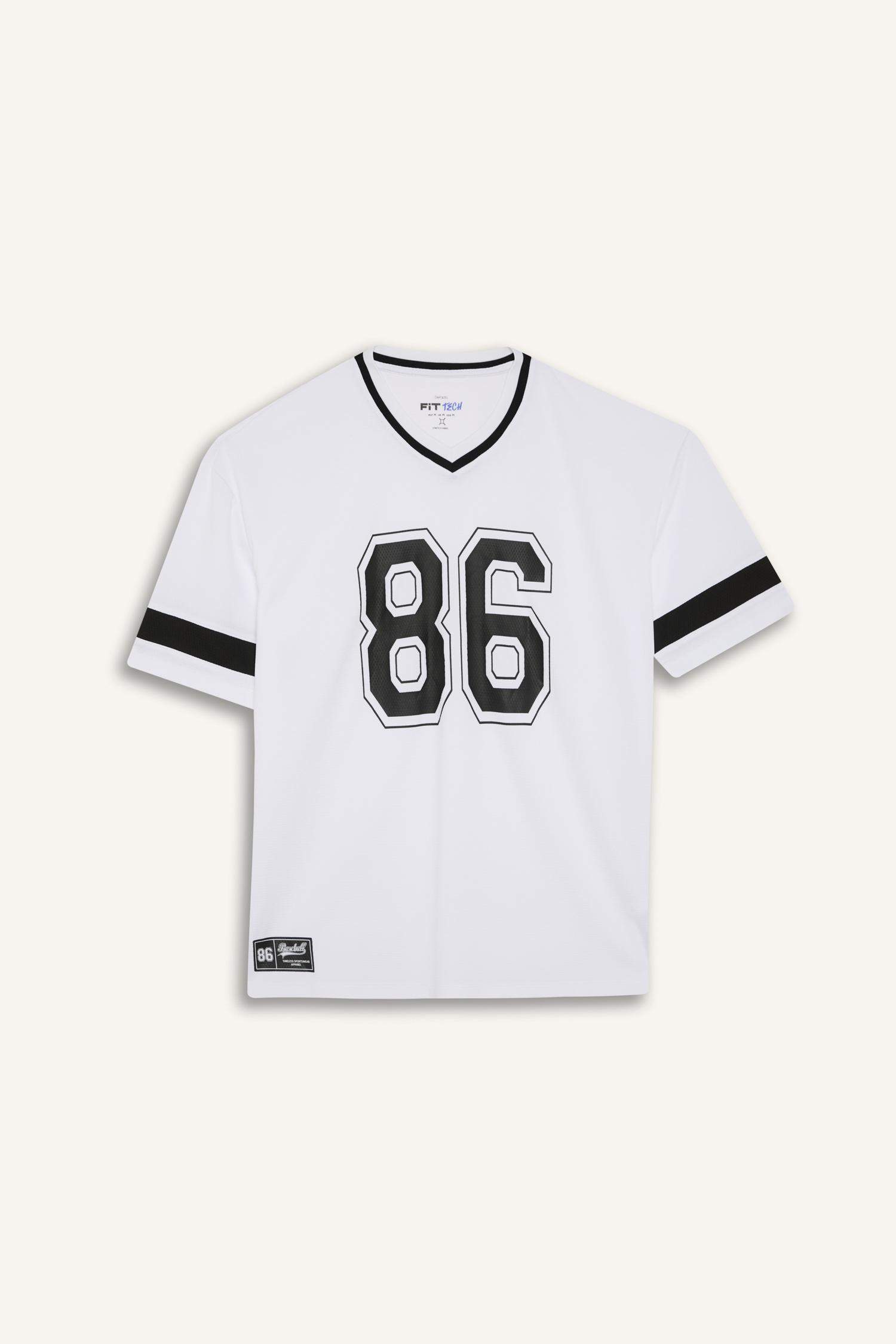 v жаға басып шығарылған Футболка