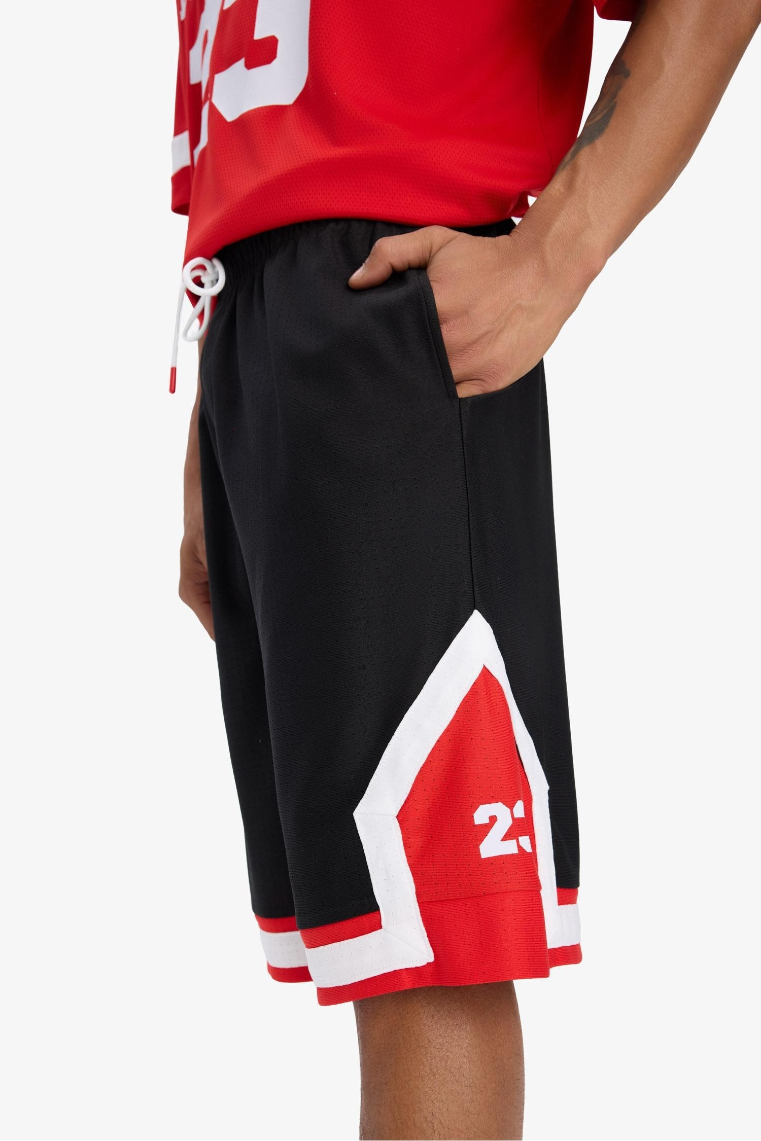 شورت رياضي قصير اوفر سايز مطبوع من DeFactoFit