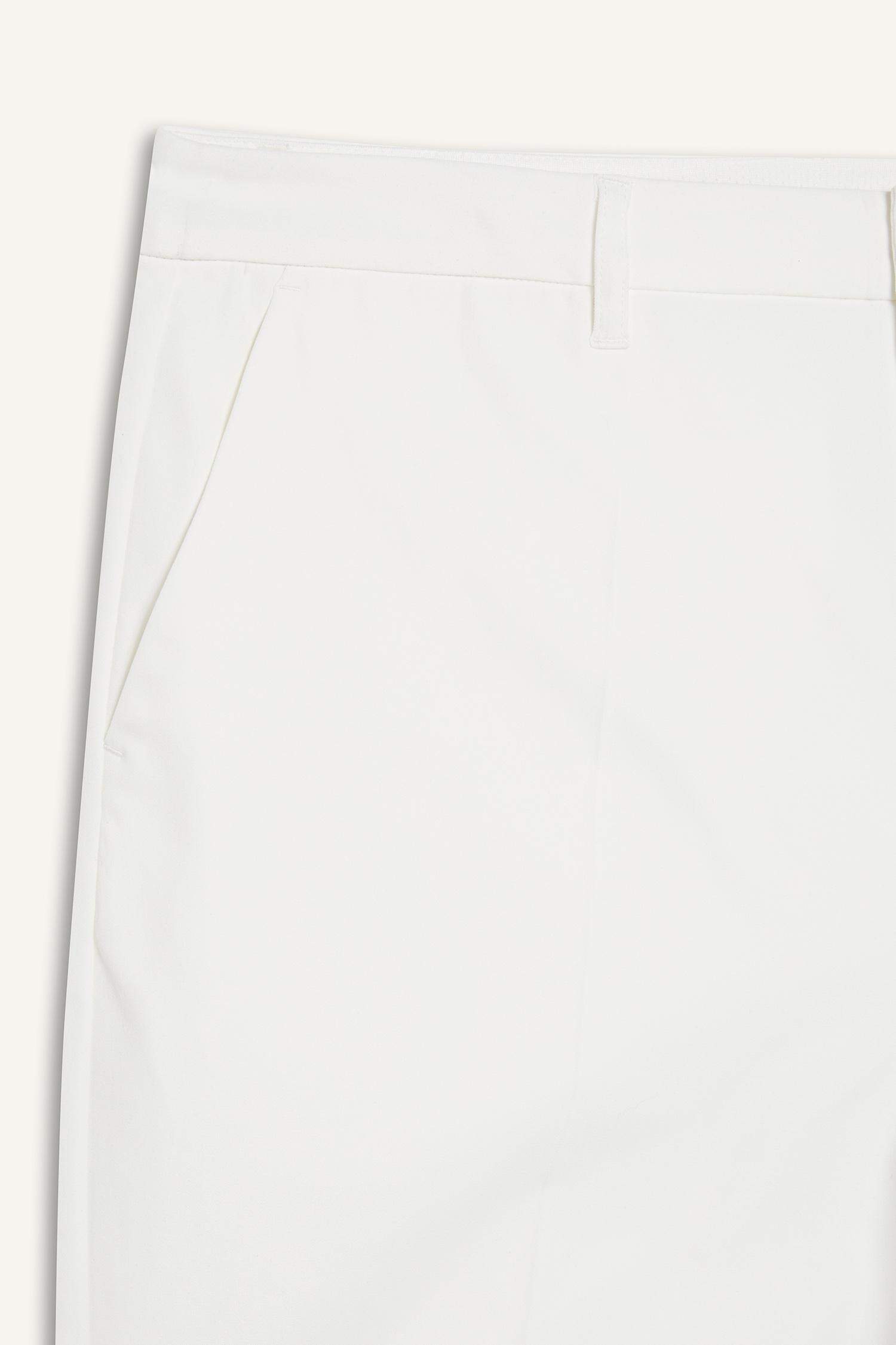 شورت قصير رياضي قصة عادية من DeFactoFit