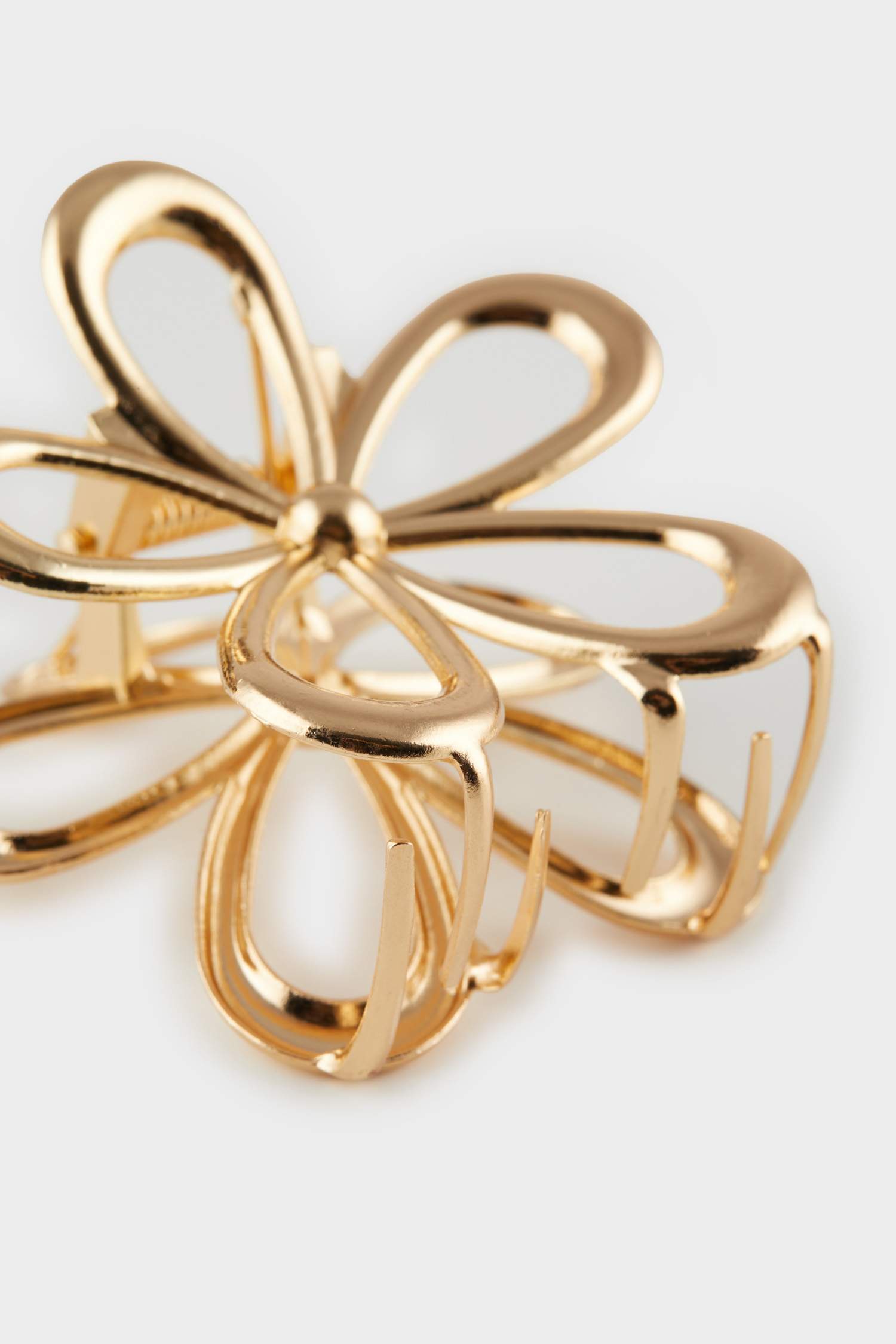 Kadın Çiçek Görünümlü Gold Toka