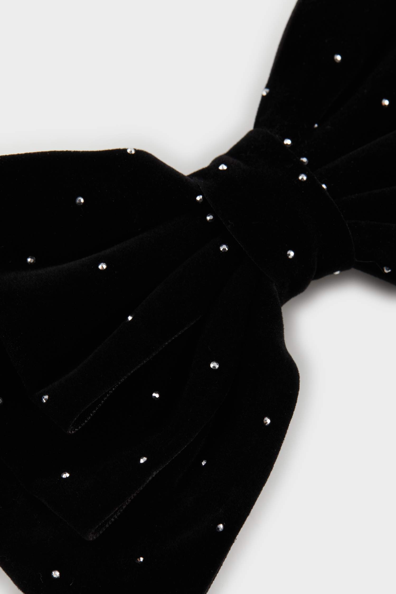 Kadın Siyah Kurdele Görünümlü Çıtçıtlı Toka