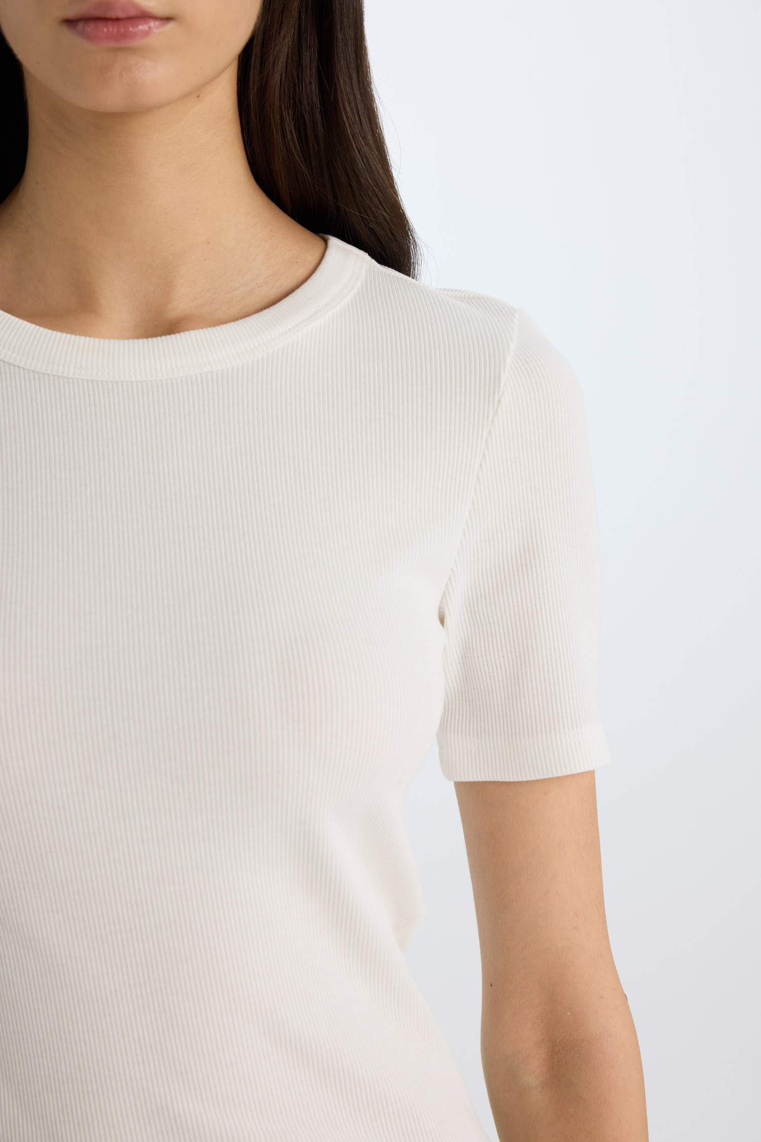 Slim Fit Dar Kesim Bisiklet Yaka Basic Düz Fitilli Kaşkorse Kısa Kollu Tişört