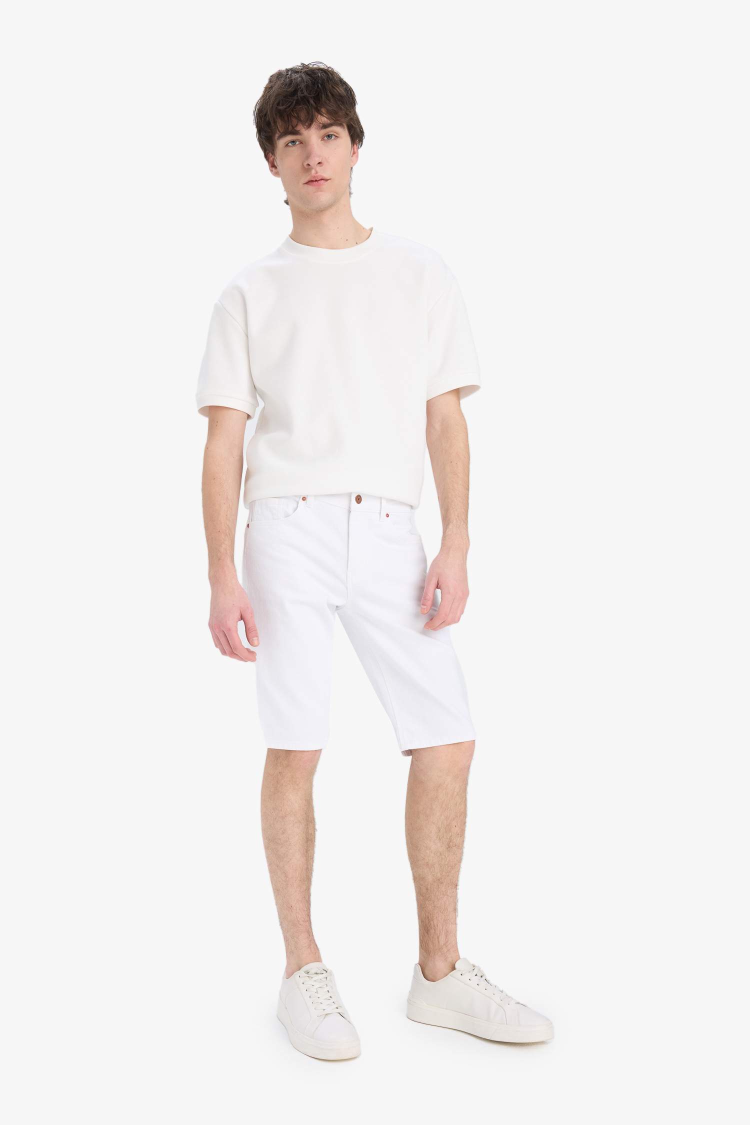 Джинсовые бермуды узкого покроя