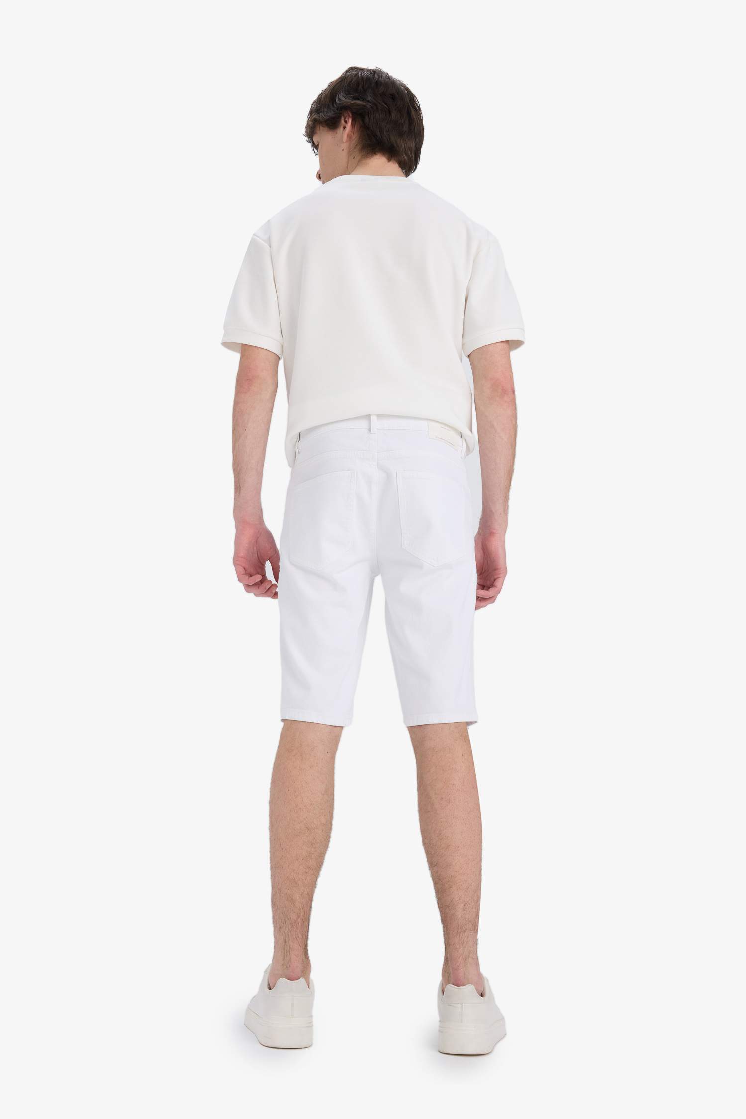 Джинсовые бермуды узкого покроя