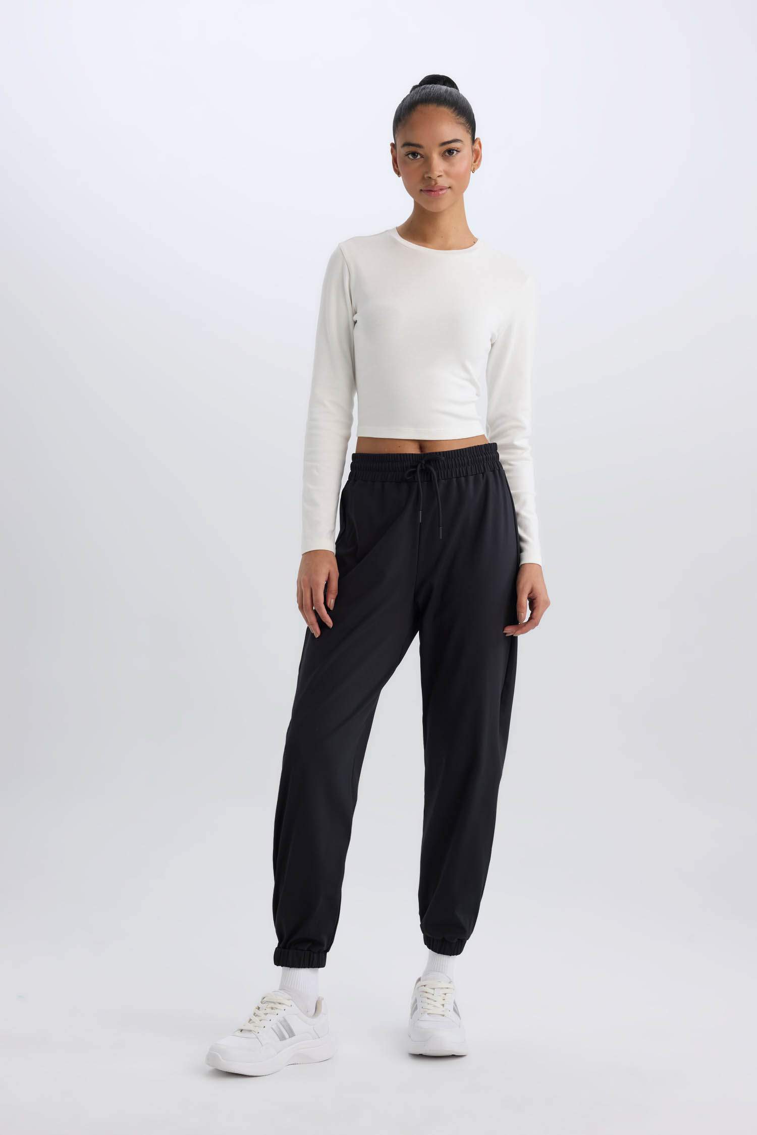 سروال رياضي قصة عادية من DeFactoFit