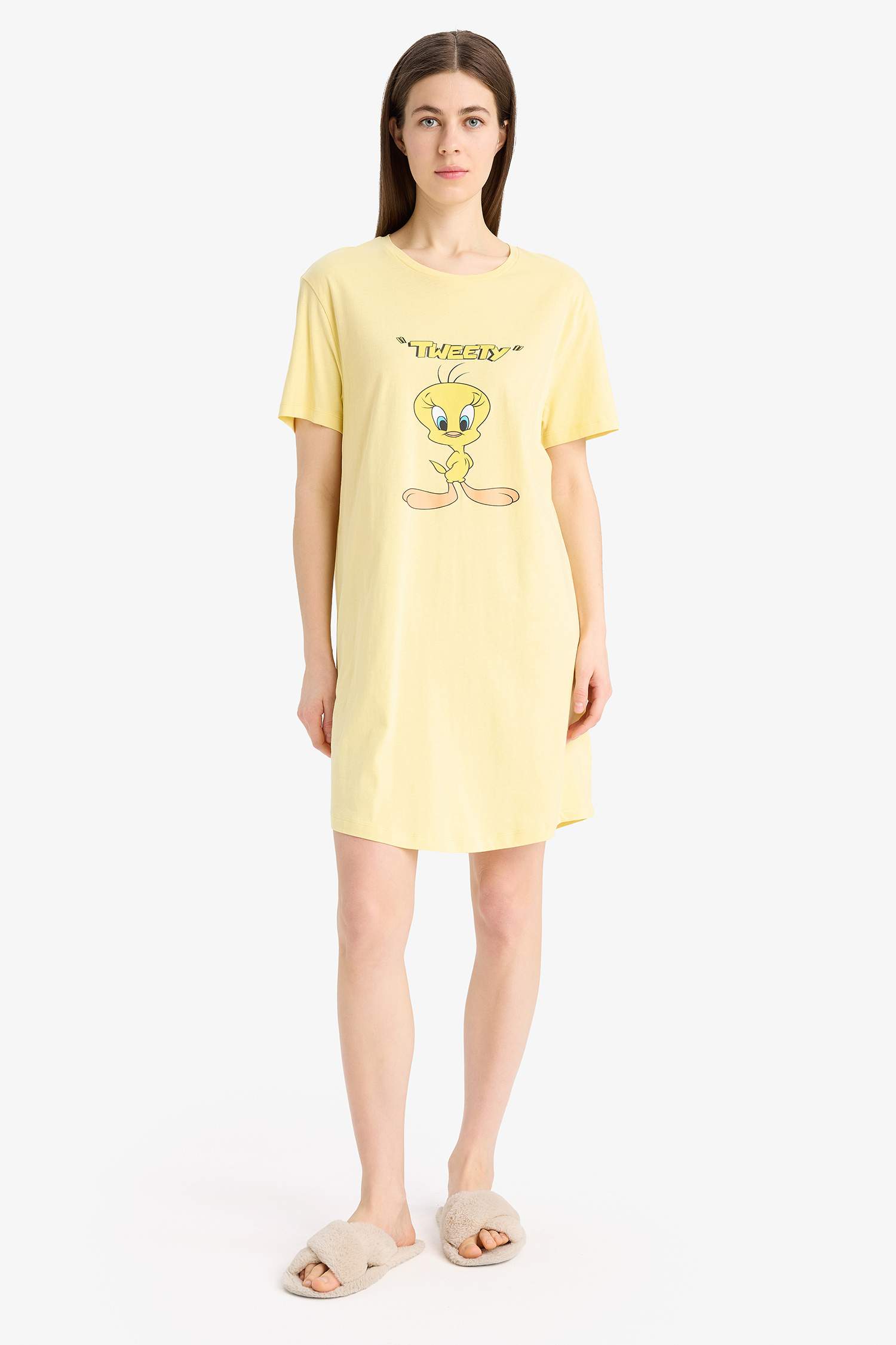 Looney Tunes Bisiklet Yaka Kısa Kollu Gecelik-Fall in Love