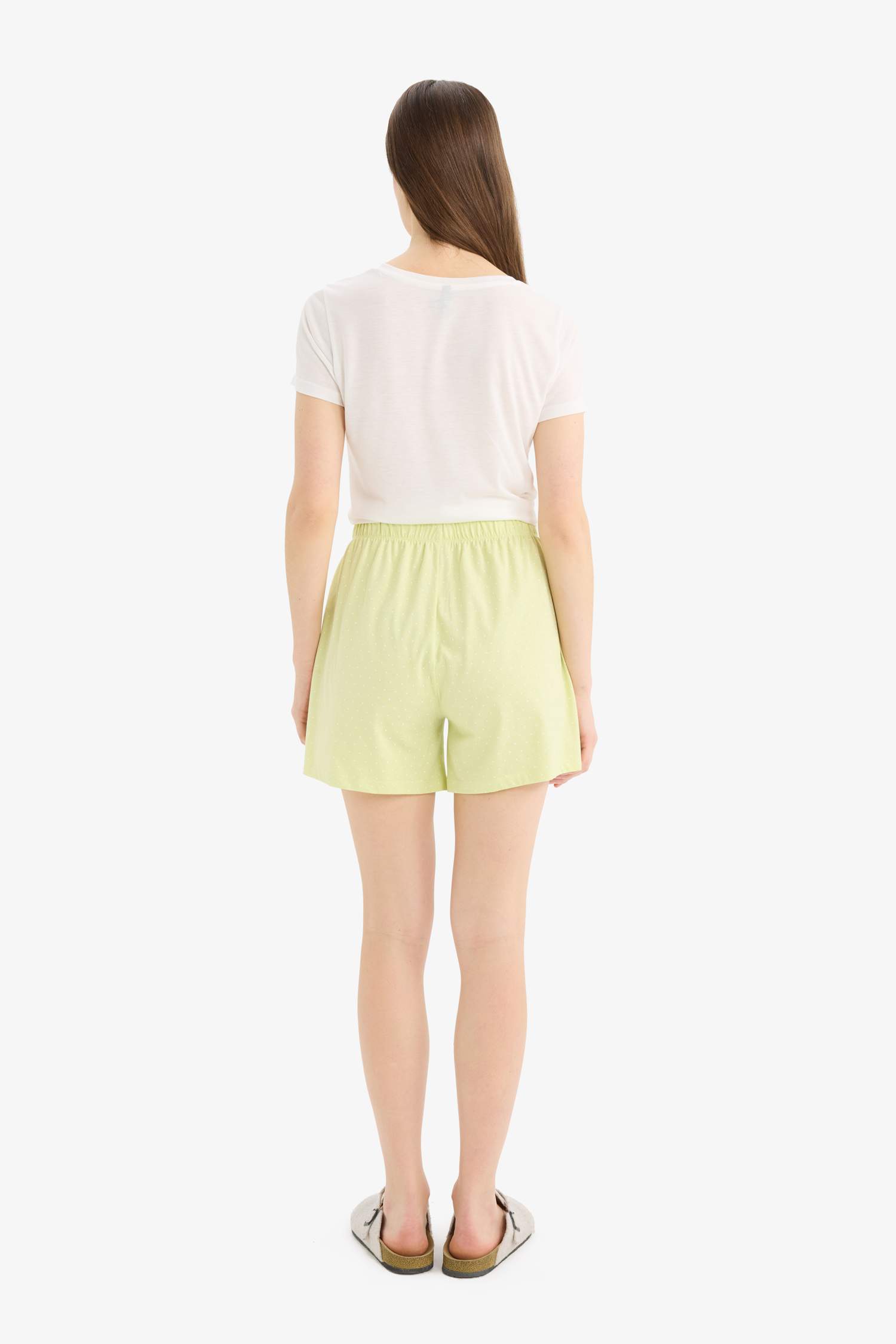 شورت قصة عادية من Fall in Love