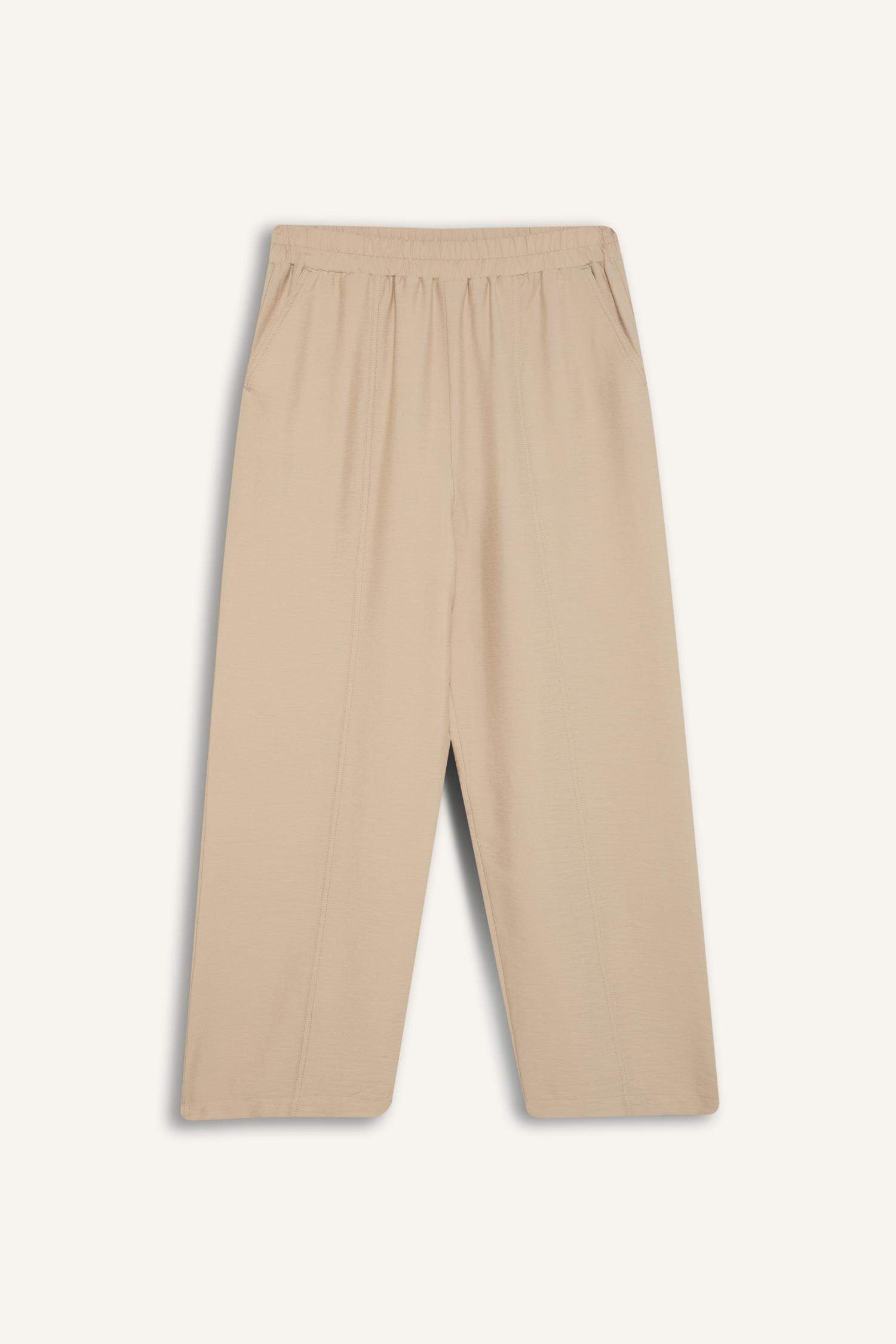 بنطرون سادة قصة عادية ورجل عادي