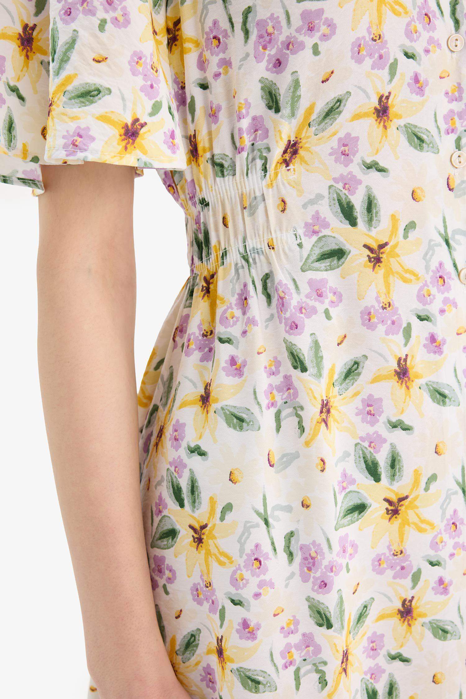 V Yaka Çiçek Desenli Kısa Kollu Midi Yazlık Elbise