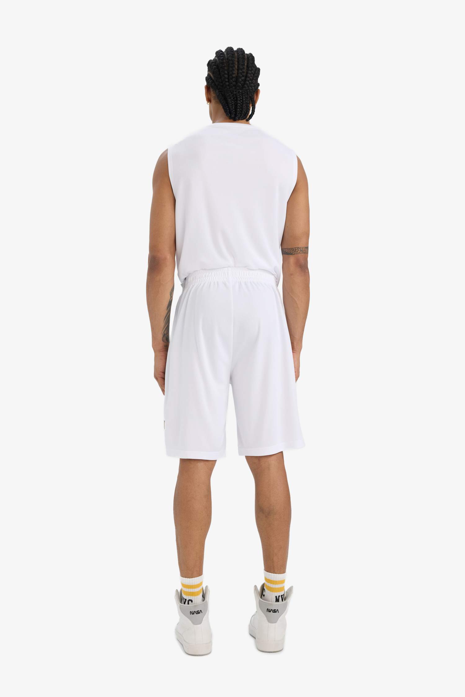 شورت رياضي قصة عادية سريع الجفاف من DeFactoFit