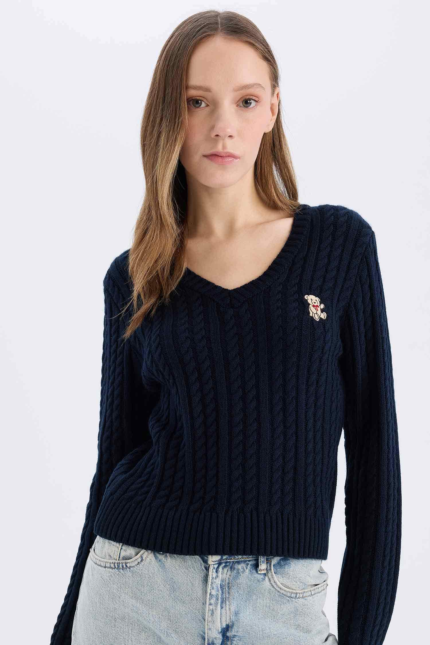 Slim Fit Dar Kesim Bisiklet Yaka Triko Kazak