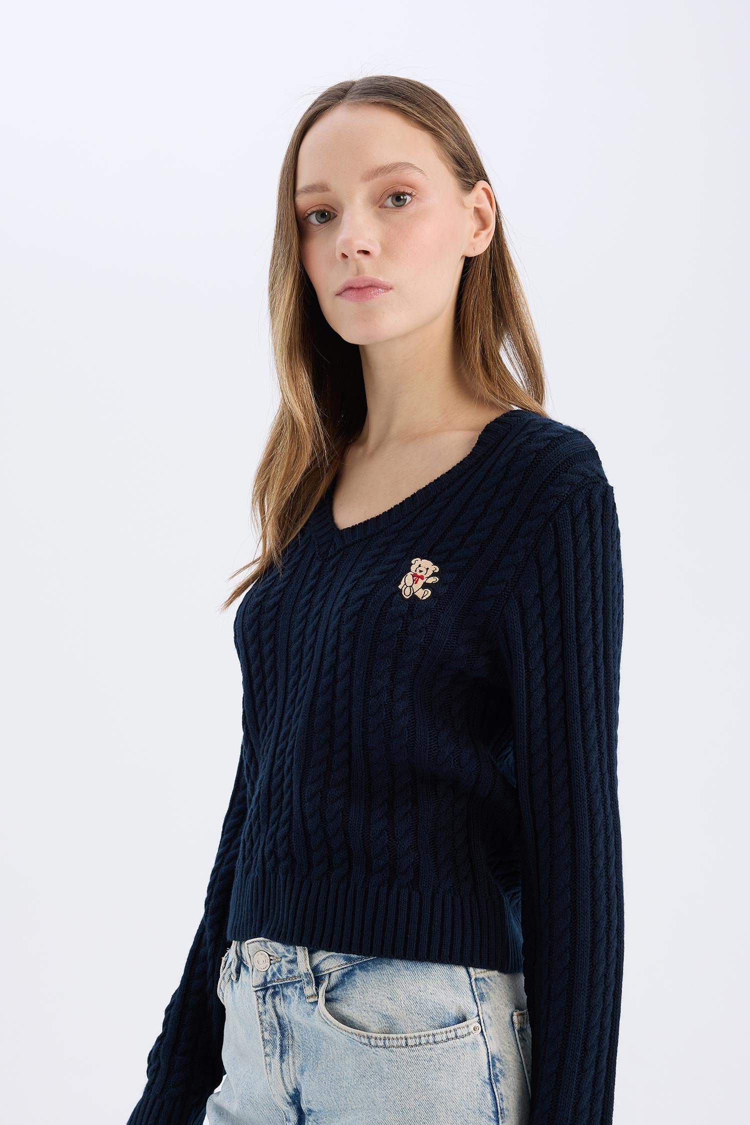 Slim Fit Dar Kesim Bisiklet Yaka Triko Kazak