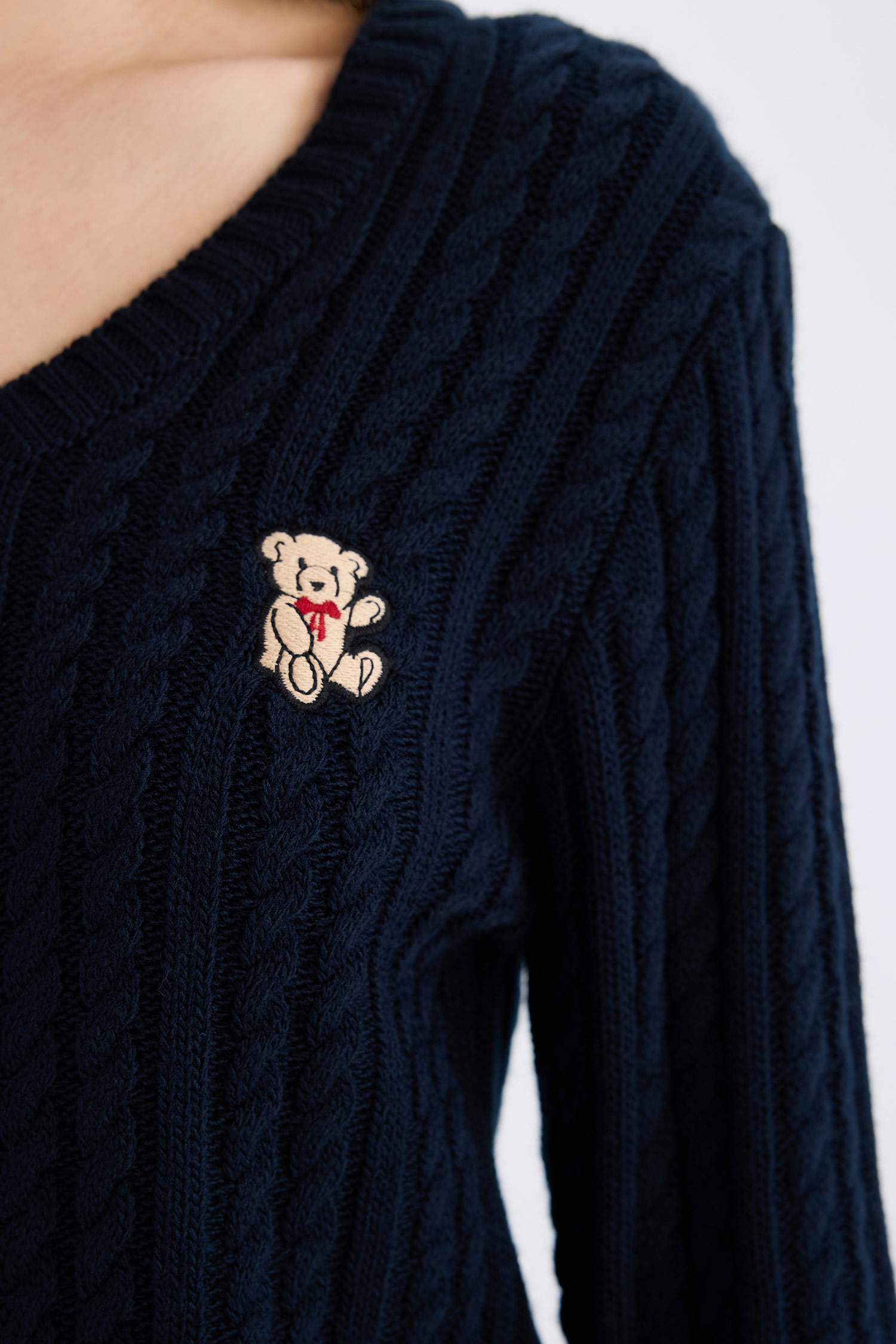 Slim Fit Dar Kesim Bisiklet Yaka Triko Kazak