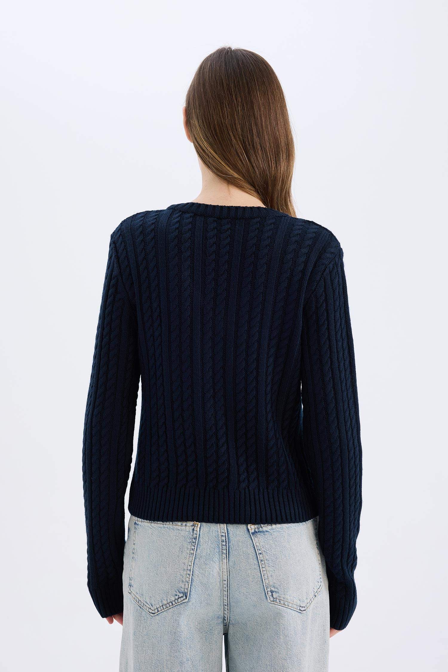 Slim Fit Dar Kesim Bisiklet Yaka Triko Kazak