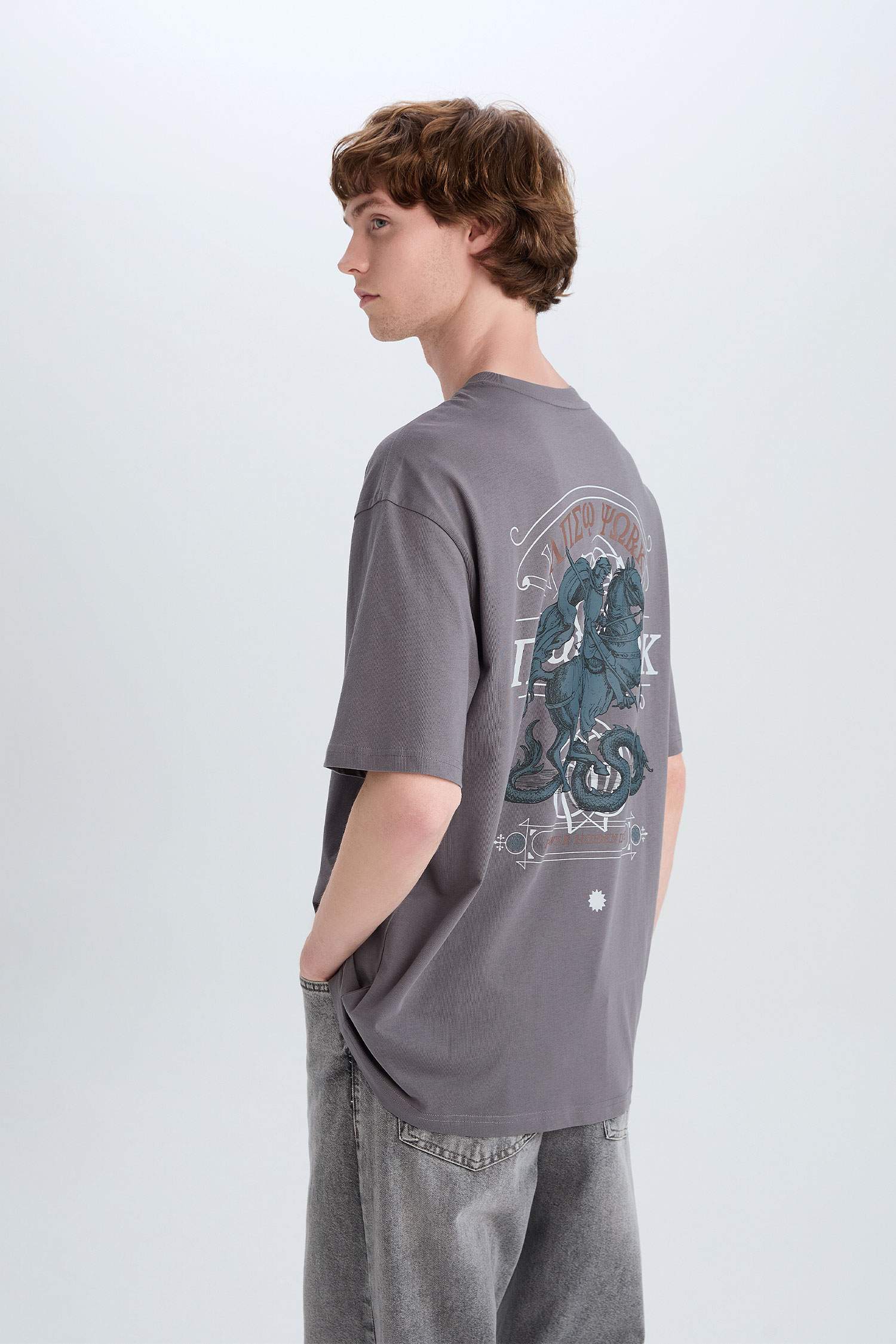 %100 Pamuk Boxy Fit Bisiklet Yaka Sırt Baskılı Kısa Kollu Tişört