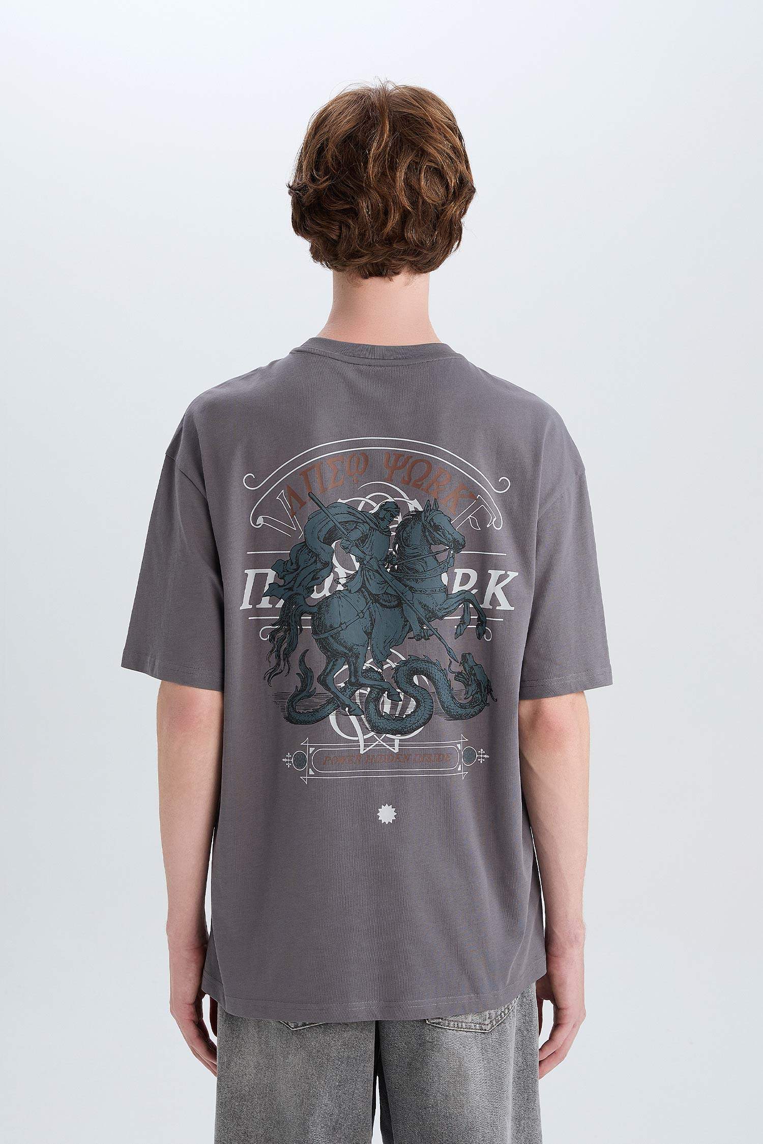 %100 Pamuk Boxy Fit Bisiklet Yaka Sırt Baskılı Kısa Kollu Tişört