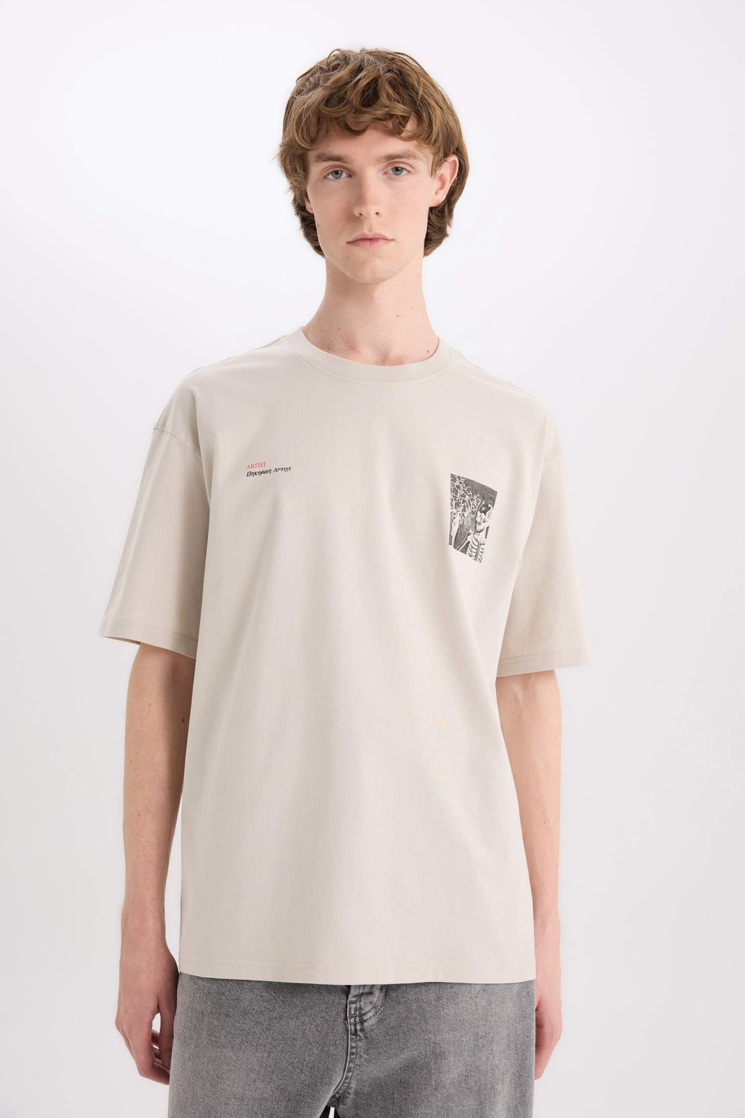 %100 Pamuk Boxy Fit Bisiklet Yaka Sırt Baskılı Kısa Kollu Tişört