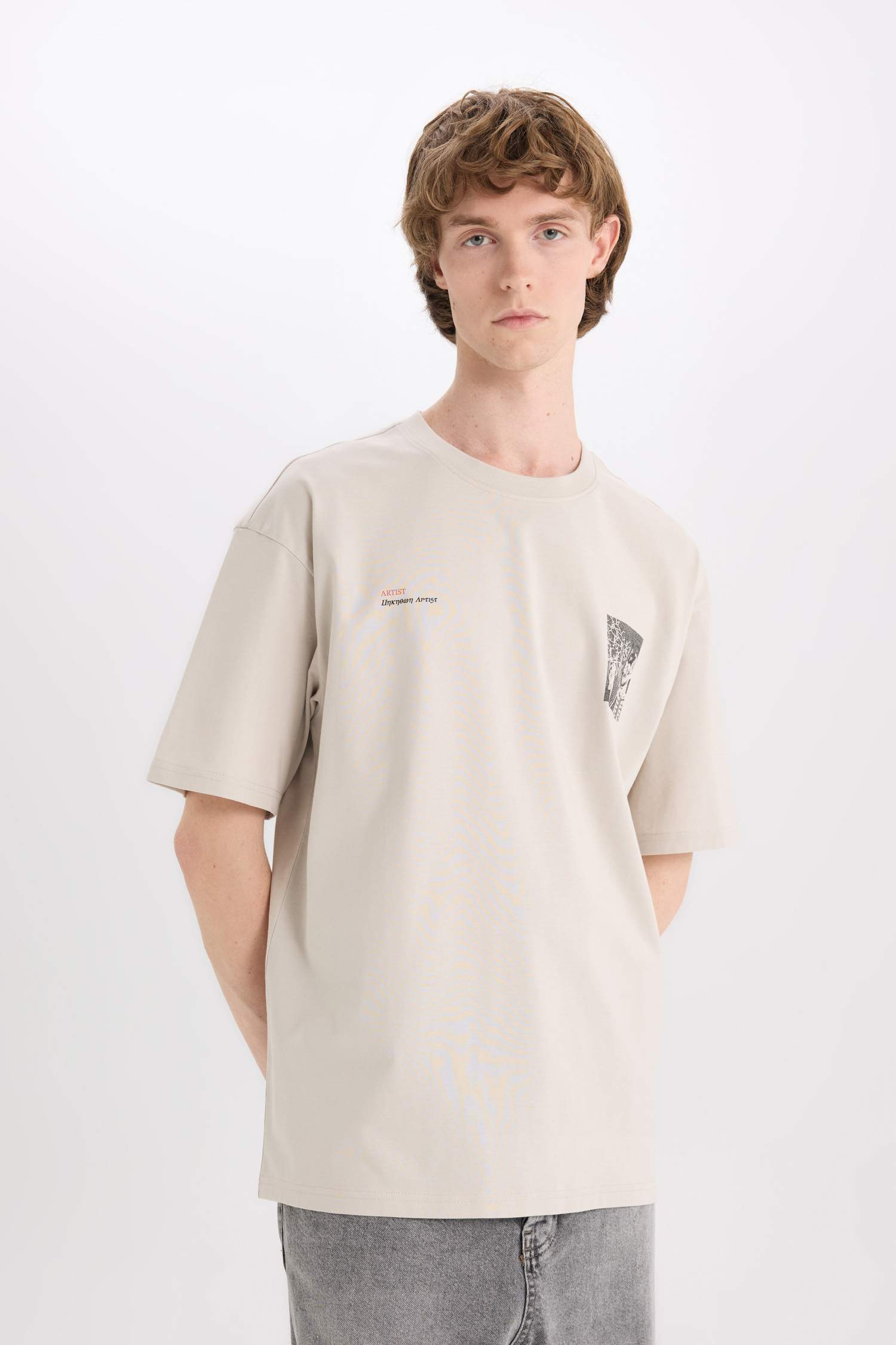 %100 Pamuk Boxy Fit Bisiklet Yaka Sırt Baskılı Kısa Kollu Tişört