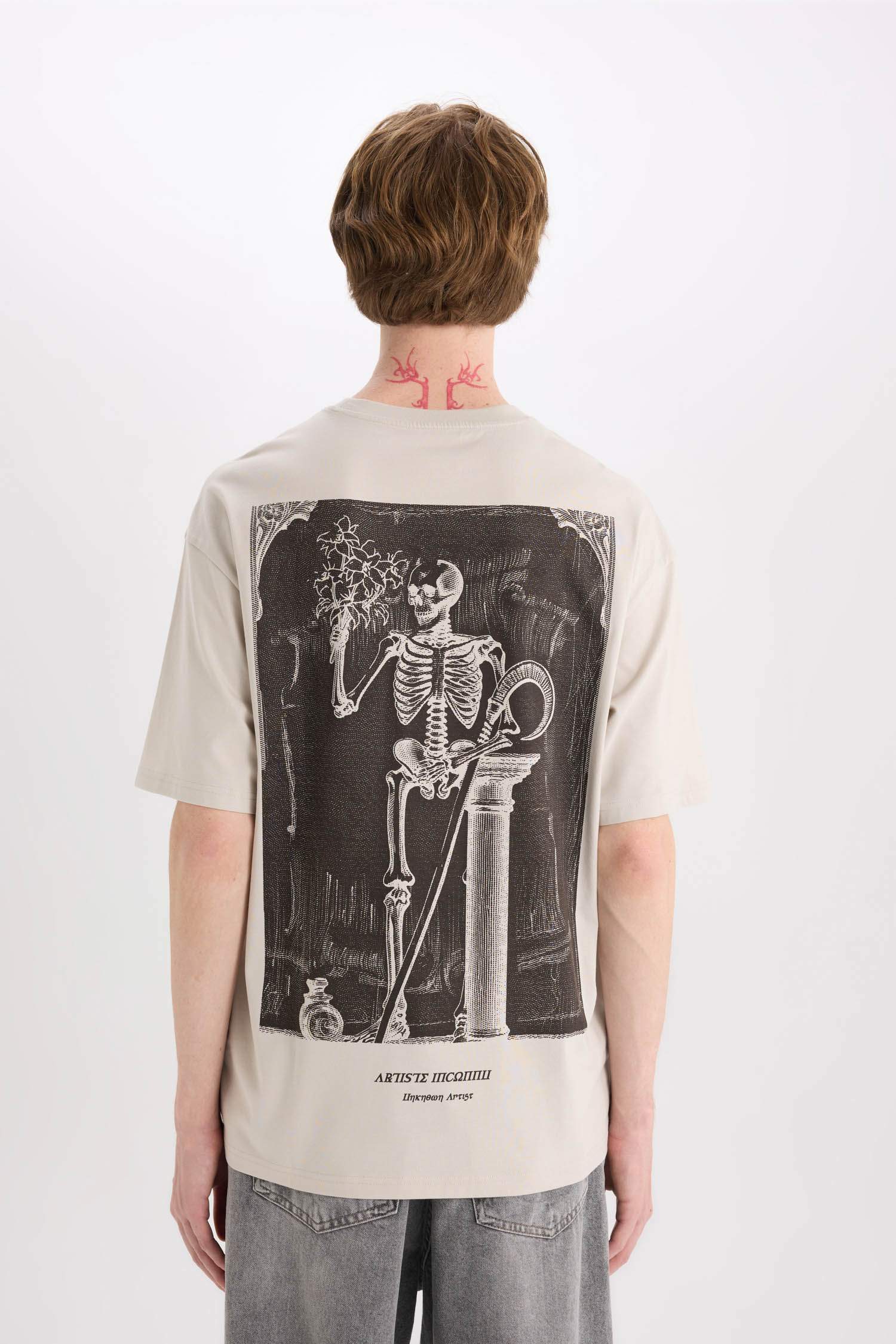 %100 Pamuk Boxy Fit Bisiklet Yaka Sırt Baskılı Kısa Kollu Tişört