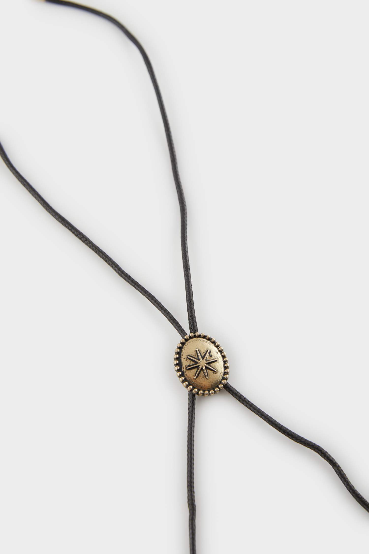 Kadın Gold Plakalı Siyah Kolye