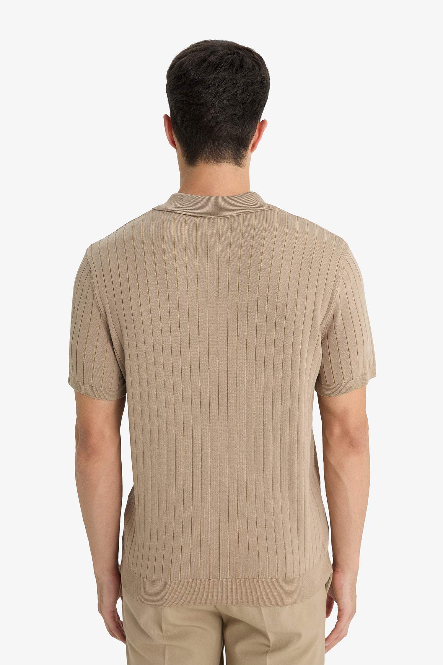 تيشيرت بولو نص ردن تريكو قصة عادية