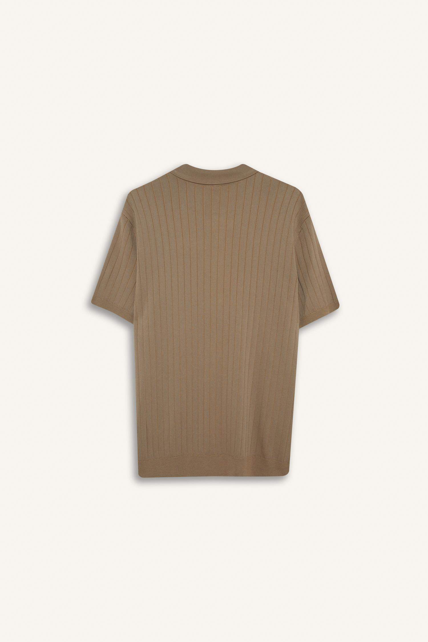 تيشيرت بولو نص ردن تريكو قصة عادية