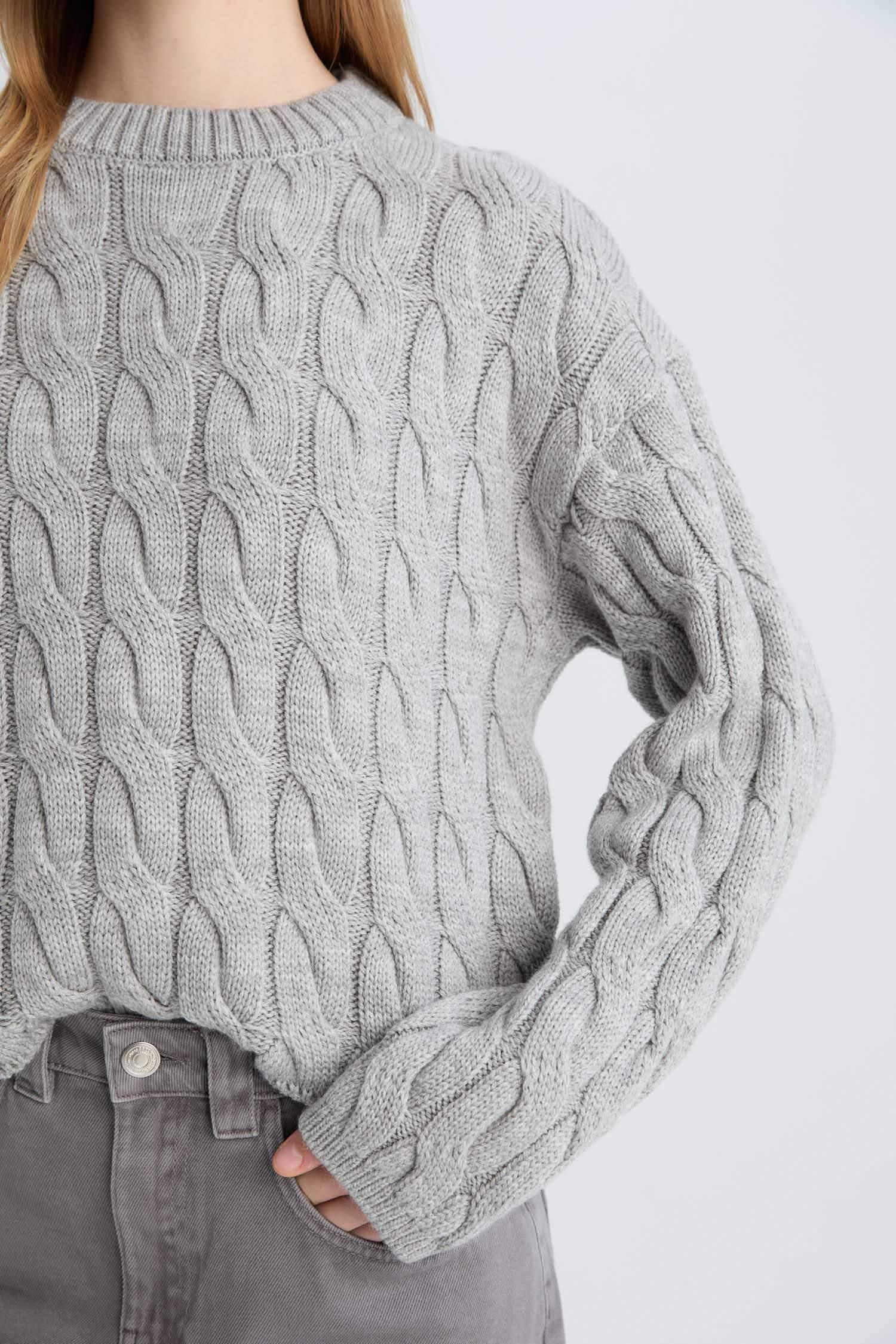 Regular Fit Bisiklet Yaka Saç Örgülü Triko Kazak