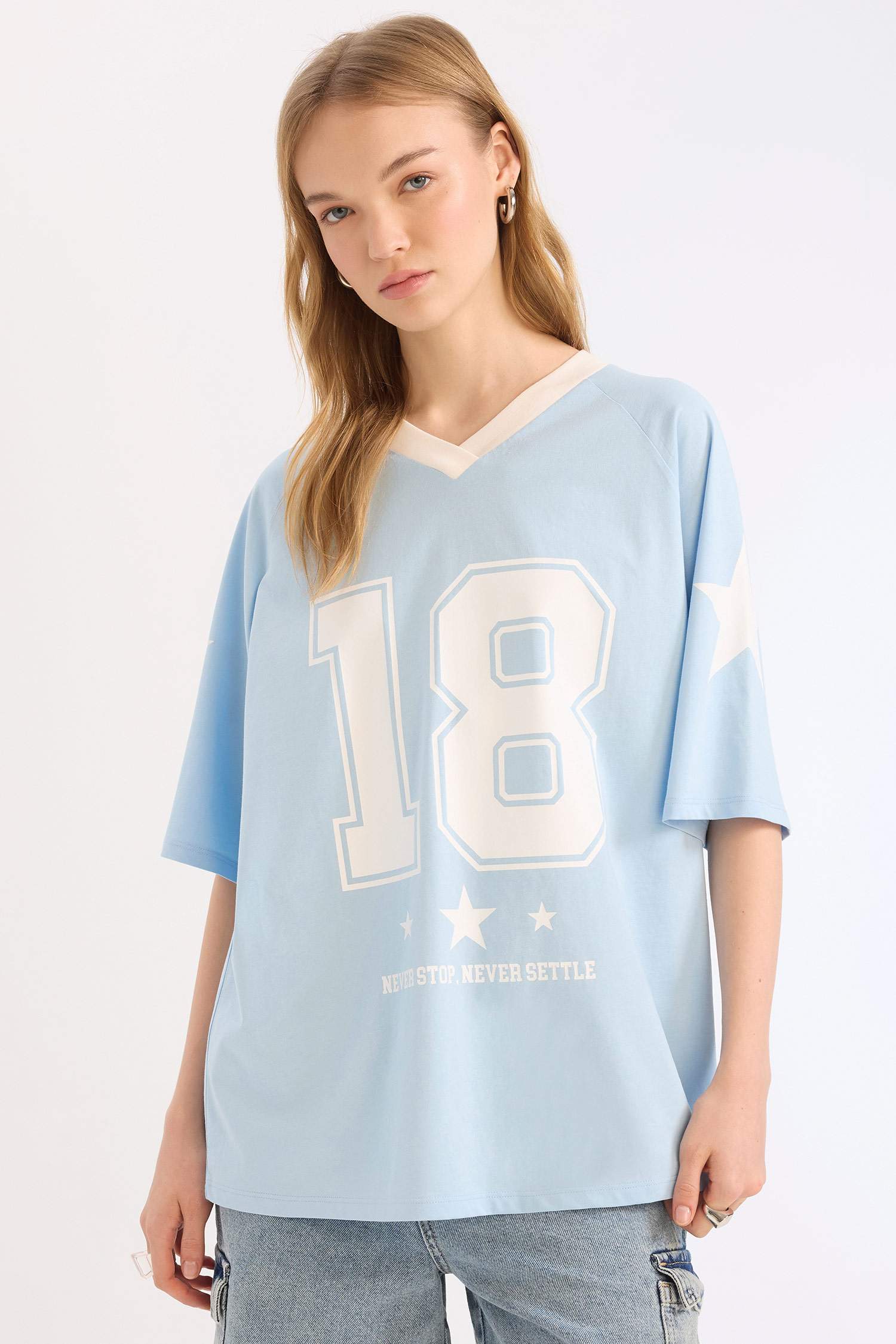 تيشيرت نص ردن اوفر سايز بياخة V