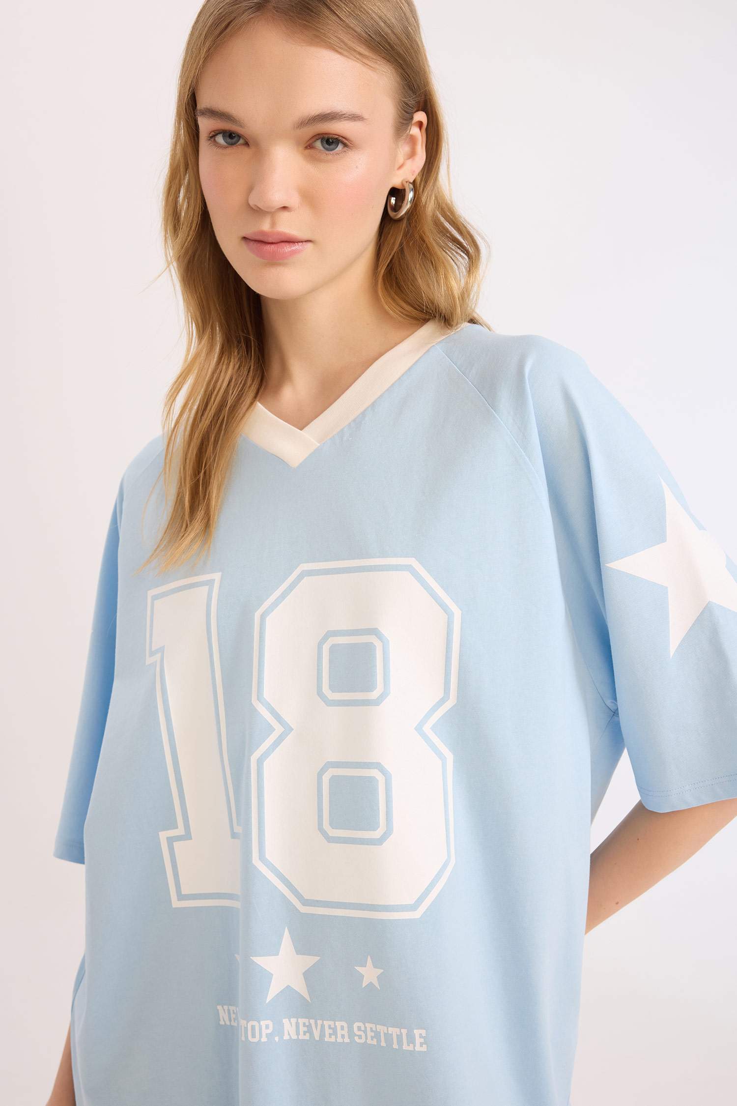 تيشيرت نص ردن اوفر سايز بياخة V