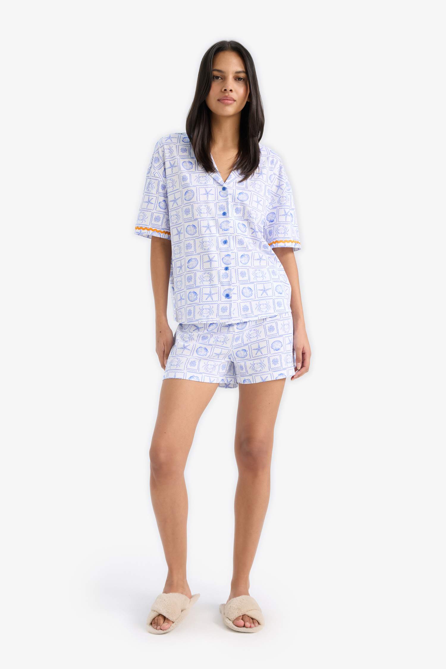 طقم بيجاما قصة عادية تيشيرت و شورت - قطعتين