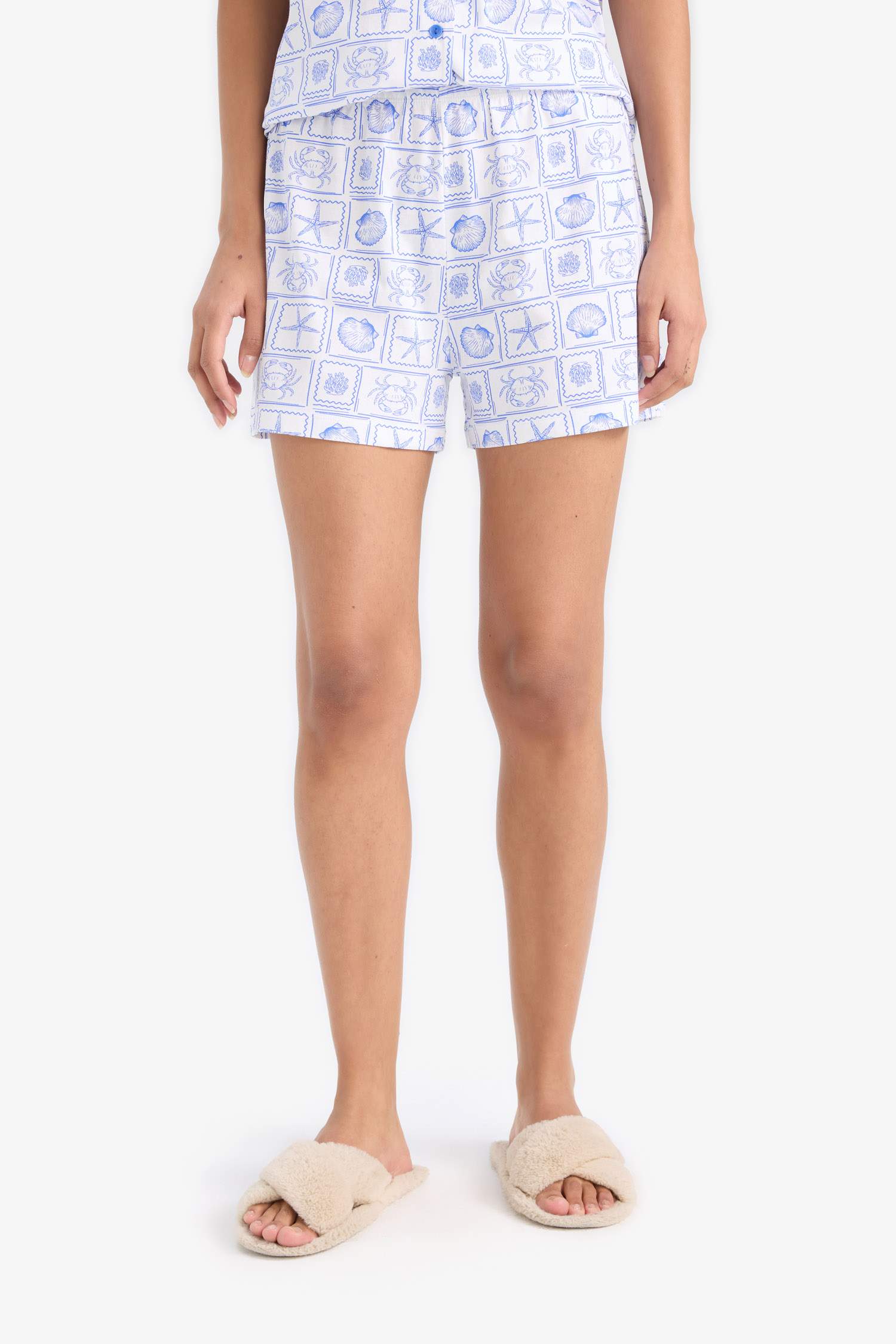 طقم بيجاما قصة عادية تيشيرت و شورت - قطعتين