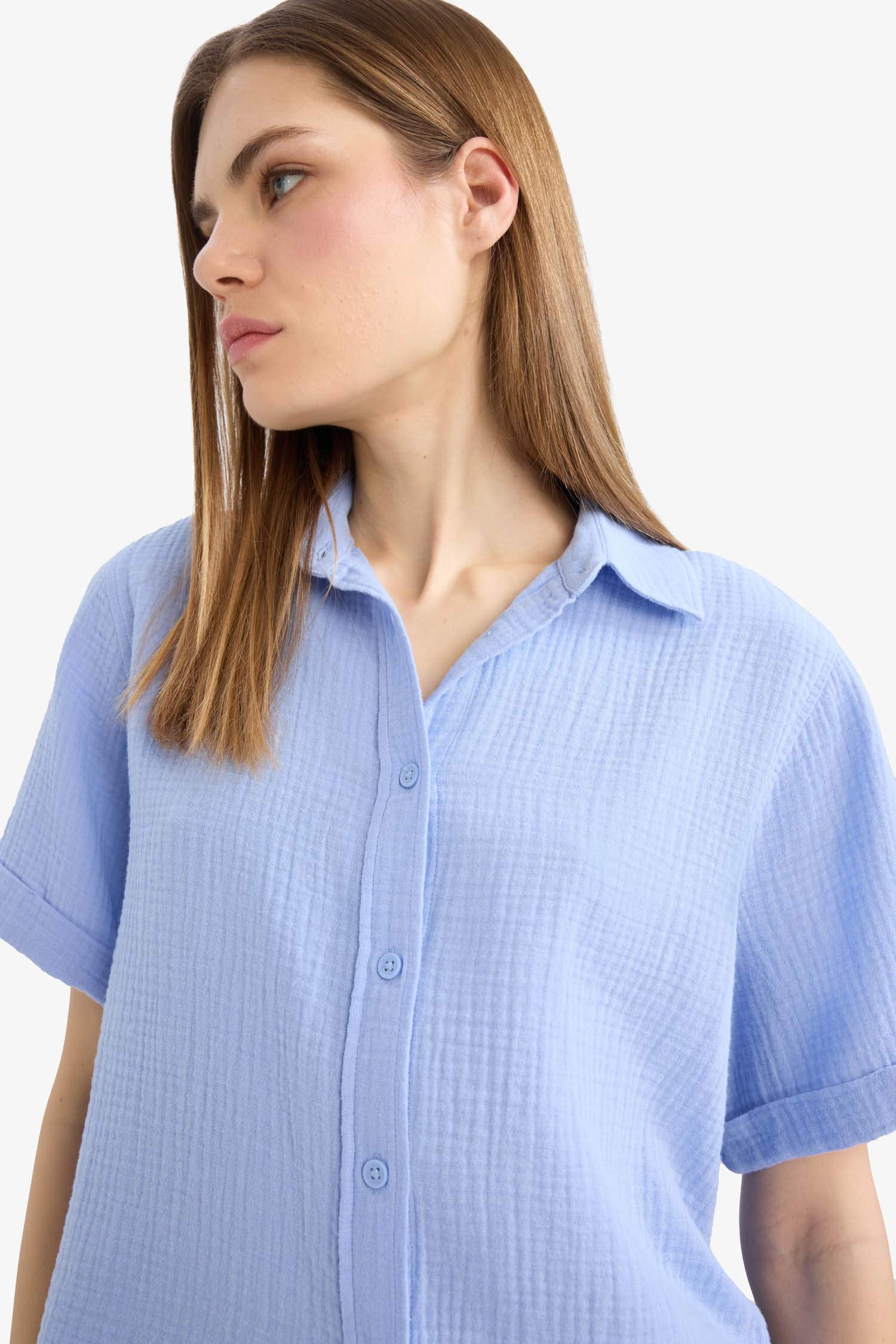 قميص نص كم من موسلين قصة عادية برقبة قميص