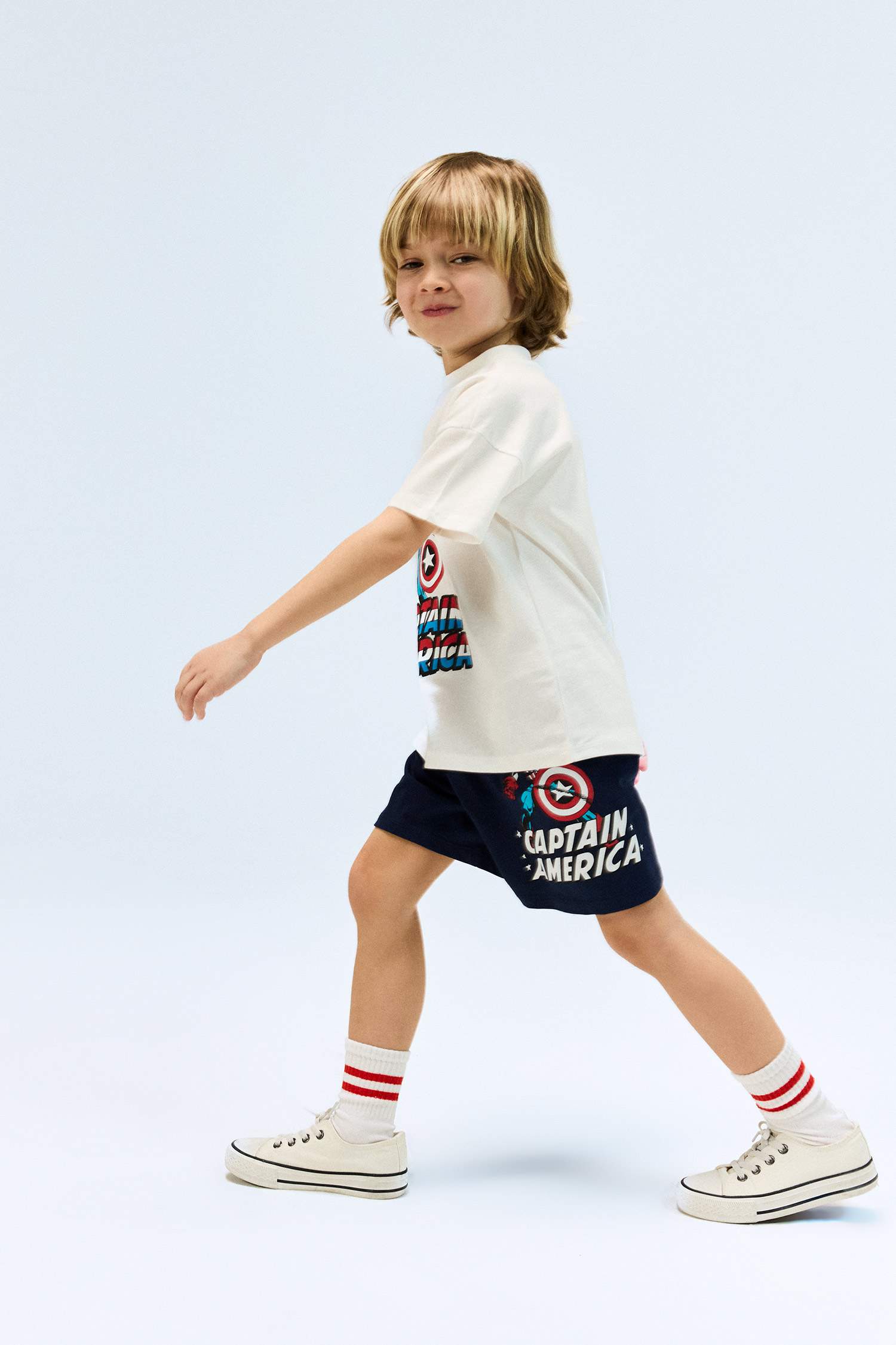 طقم تيشيرت مطبوع برقبة مستديرة و شورت