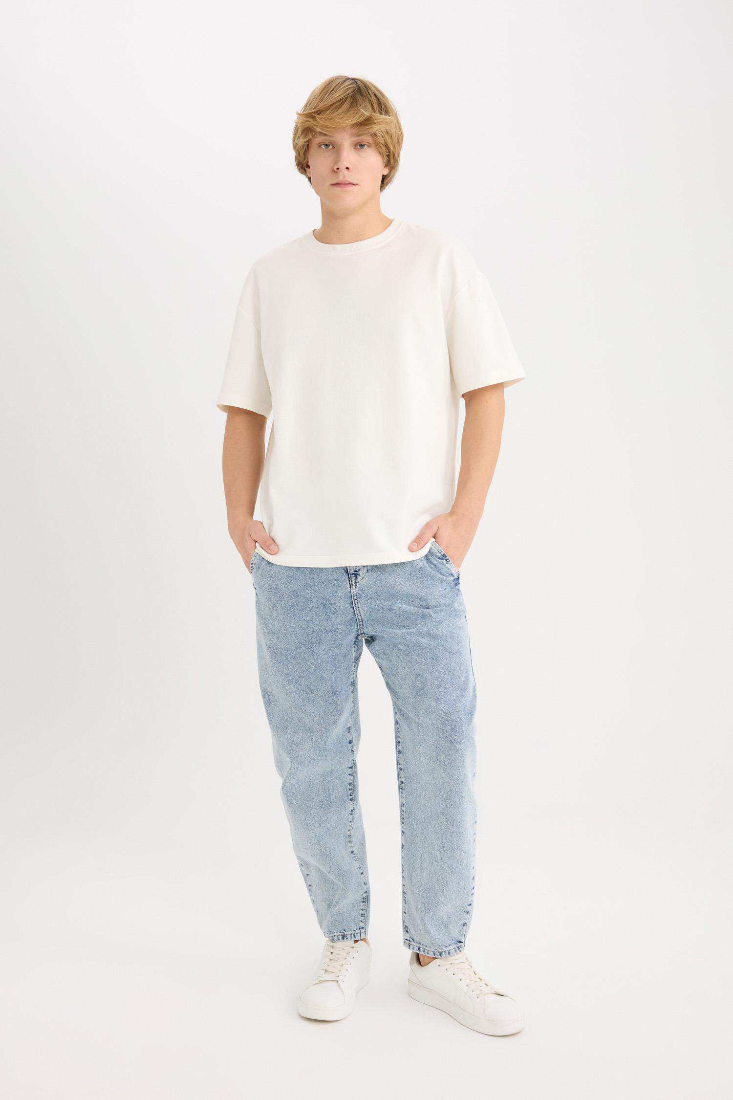 Relaxed Slouchy Fit Wide Leg Washed Jeans