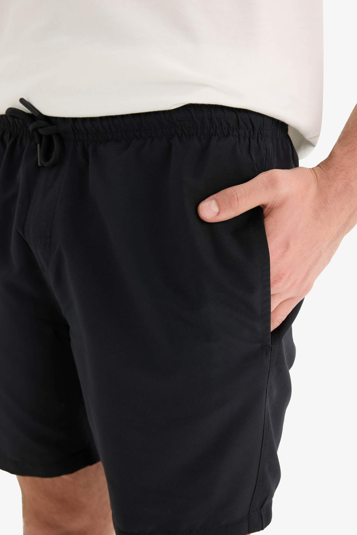 Regular Fit File Astarlı Diz Üstü Deniz Şortu