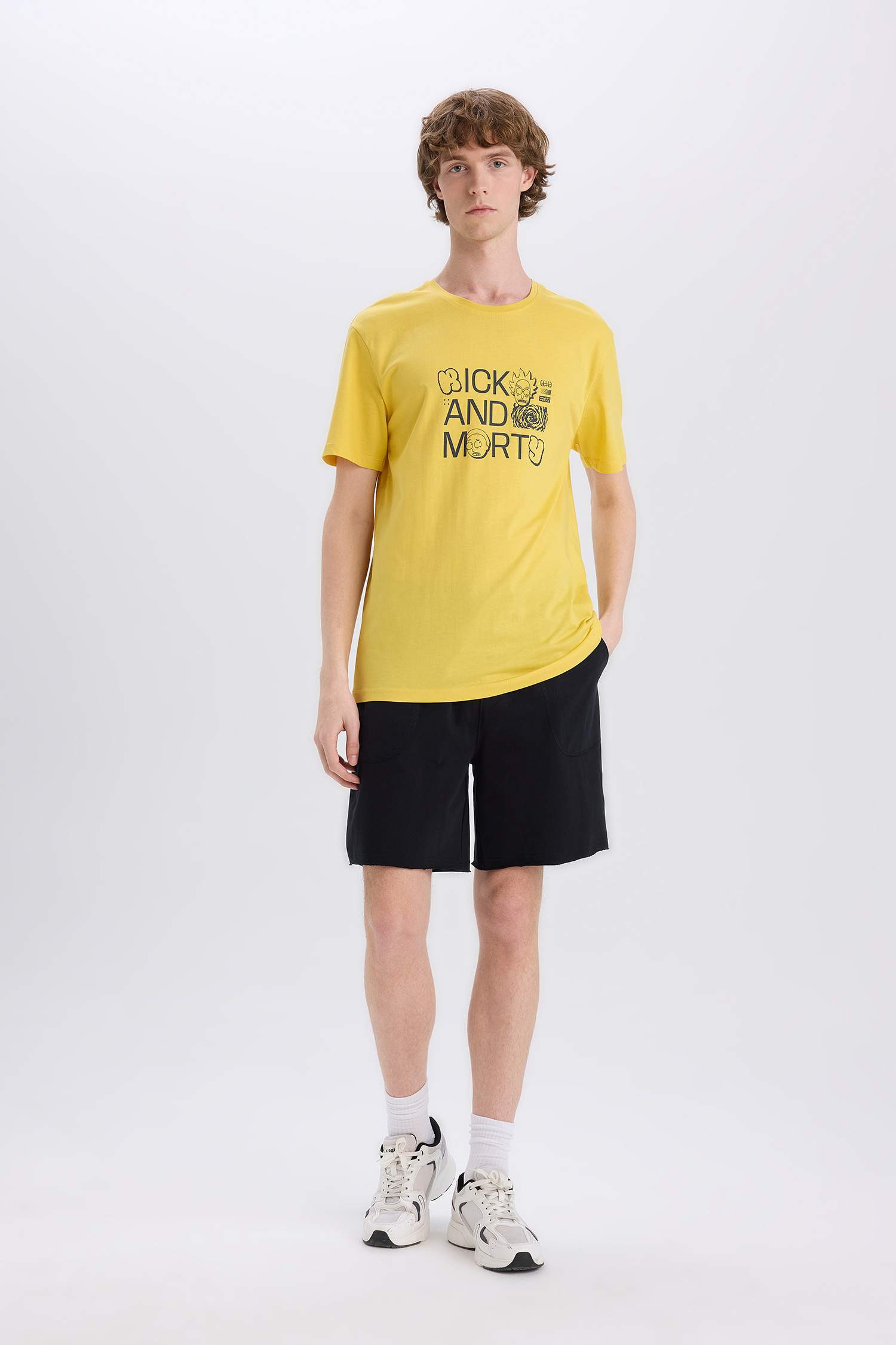 %100 Pamuk Rick and Morty Regular Fit Bisiklet Yaka Kısa Kollu Tişört